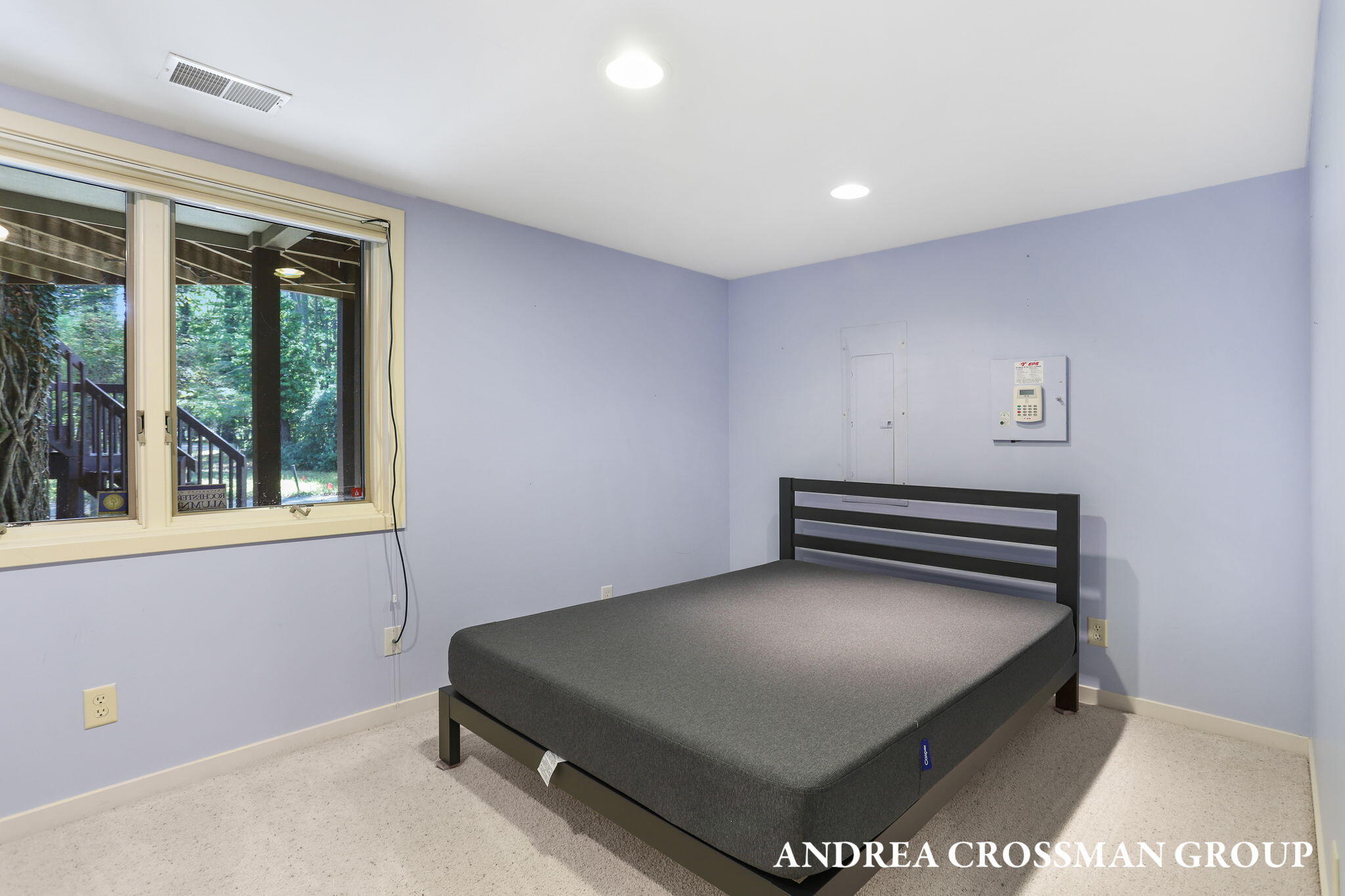 2542 Lakeshore Drive