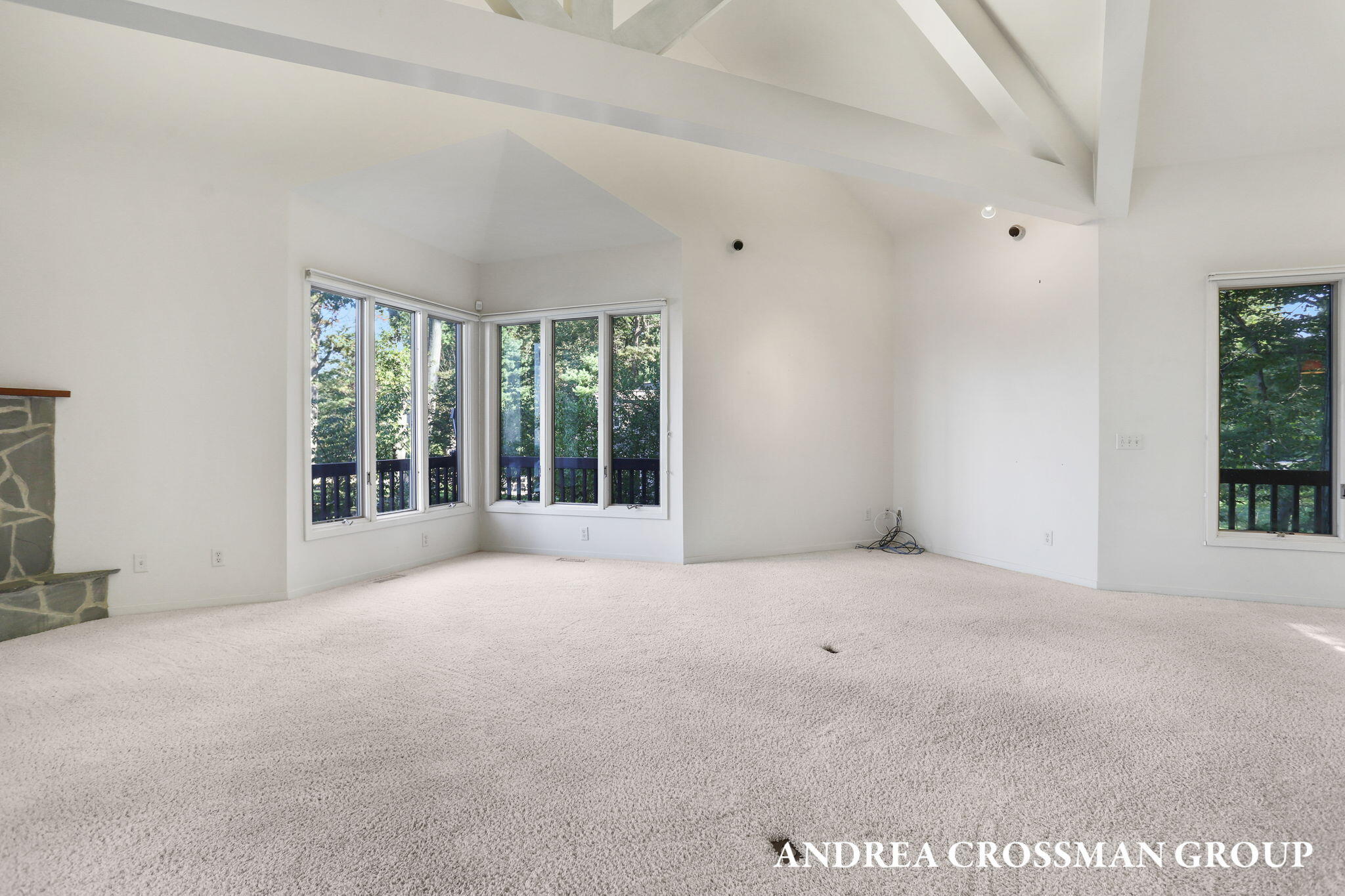 2542 Lakeshore Drive