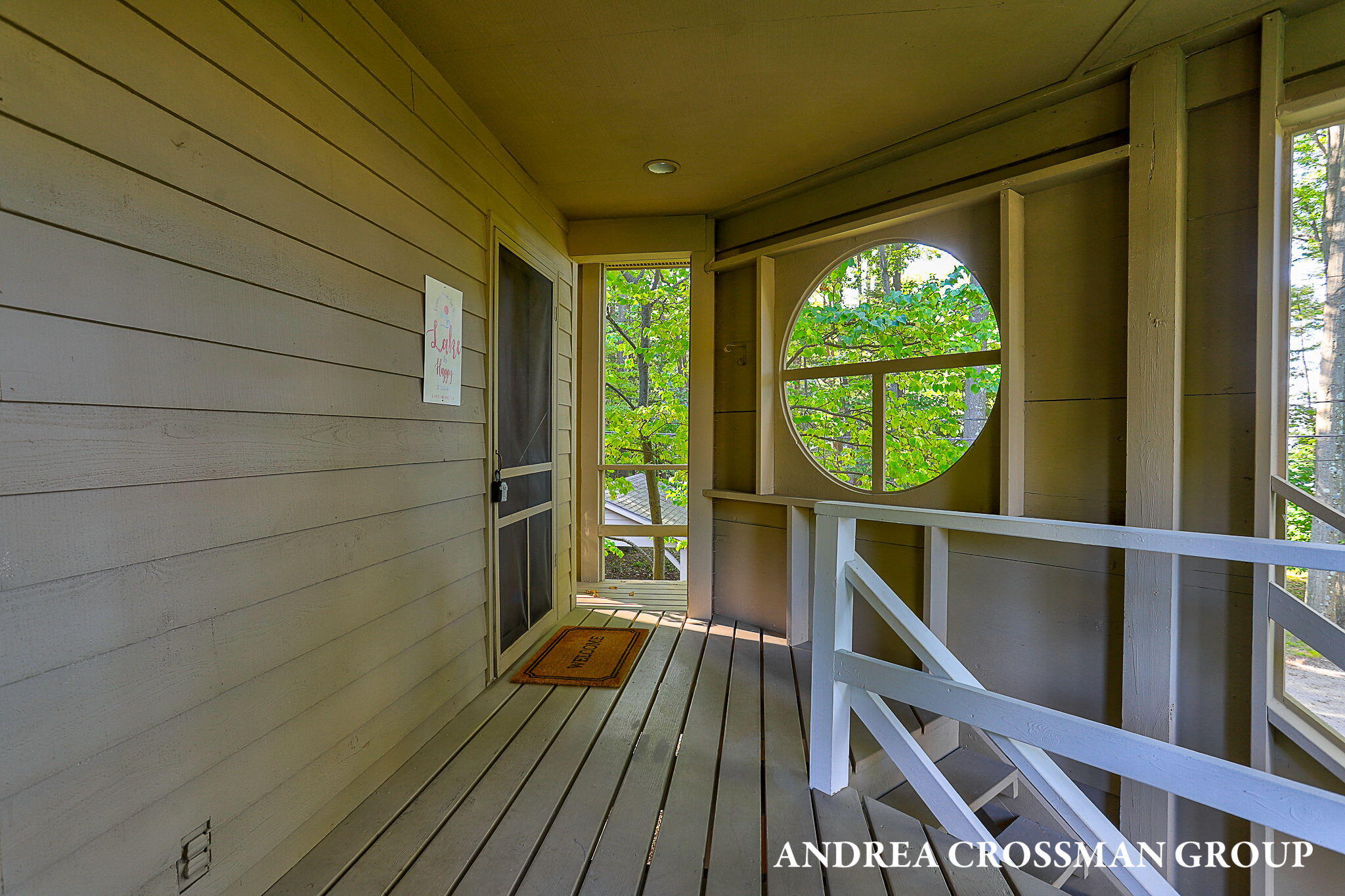 2542 Lakeshore Drive