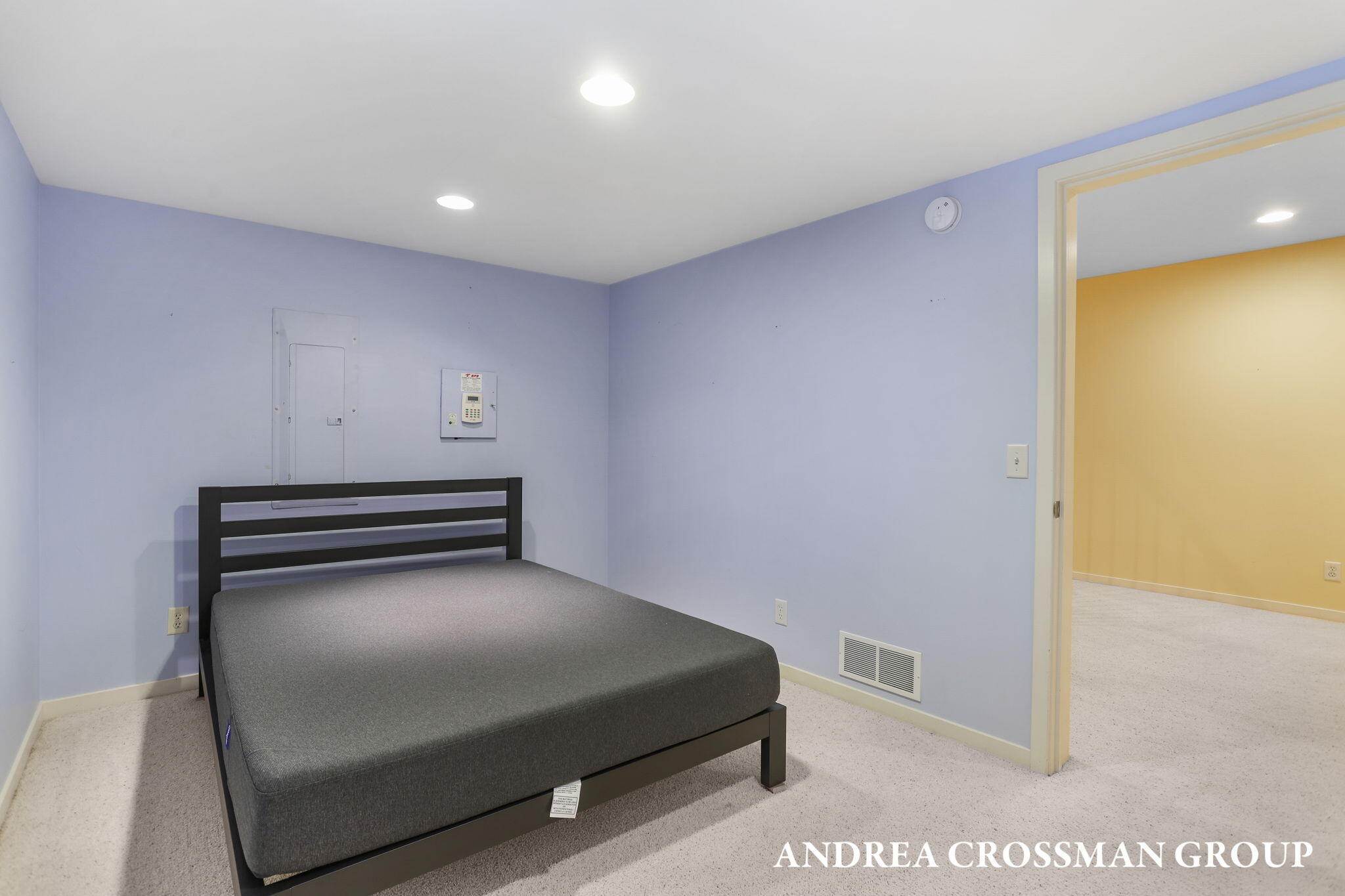 2542 Lakeshore Drive