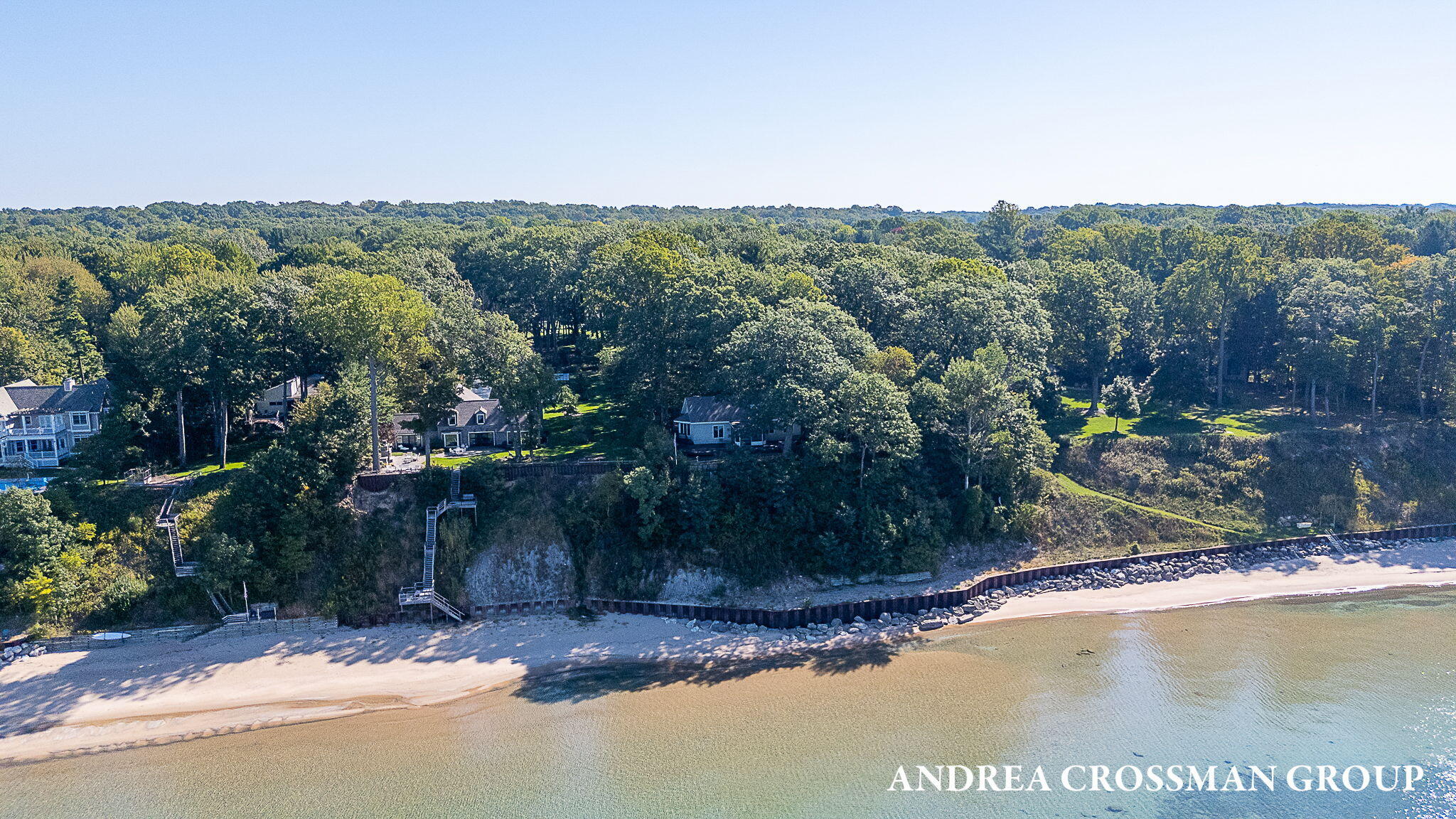 2542 Lakeshore Drive