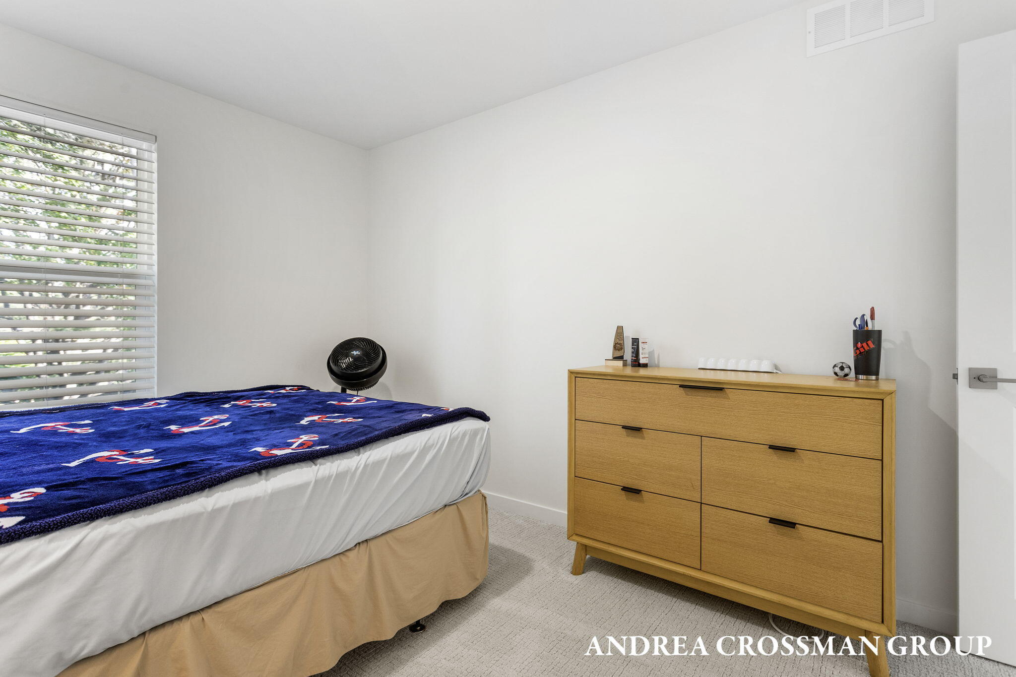 1991 N Shorewood Lane, 4