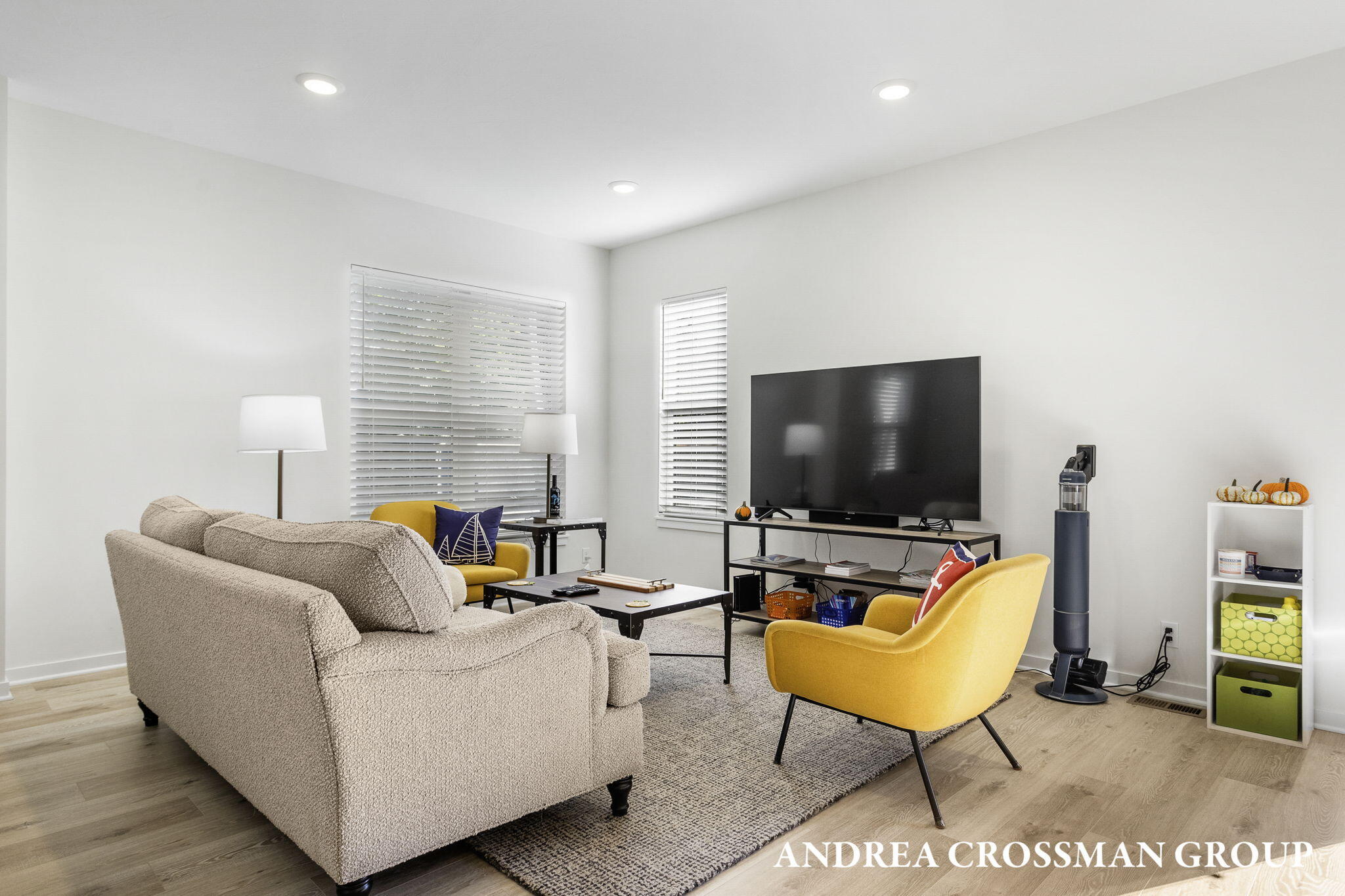 1991 N Shorewood Lane, 4