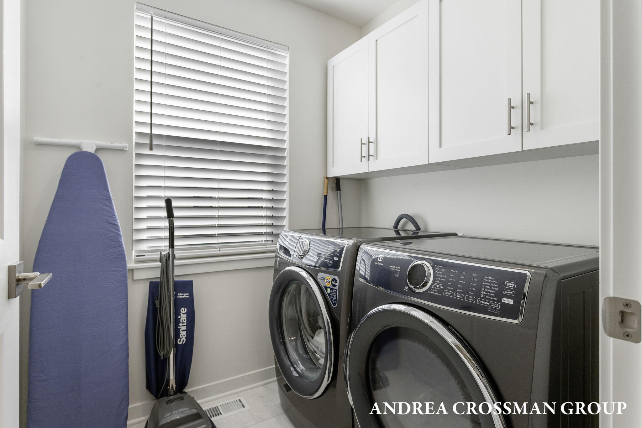 1991 N Shorewood Lane, 4