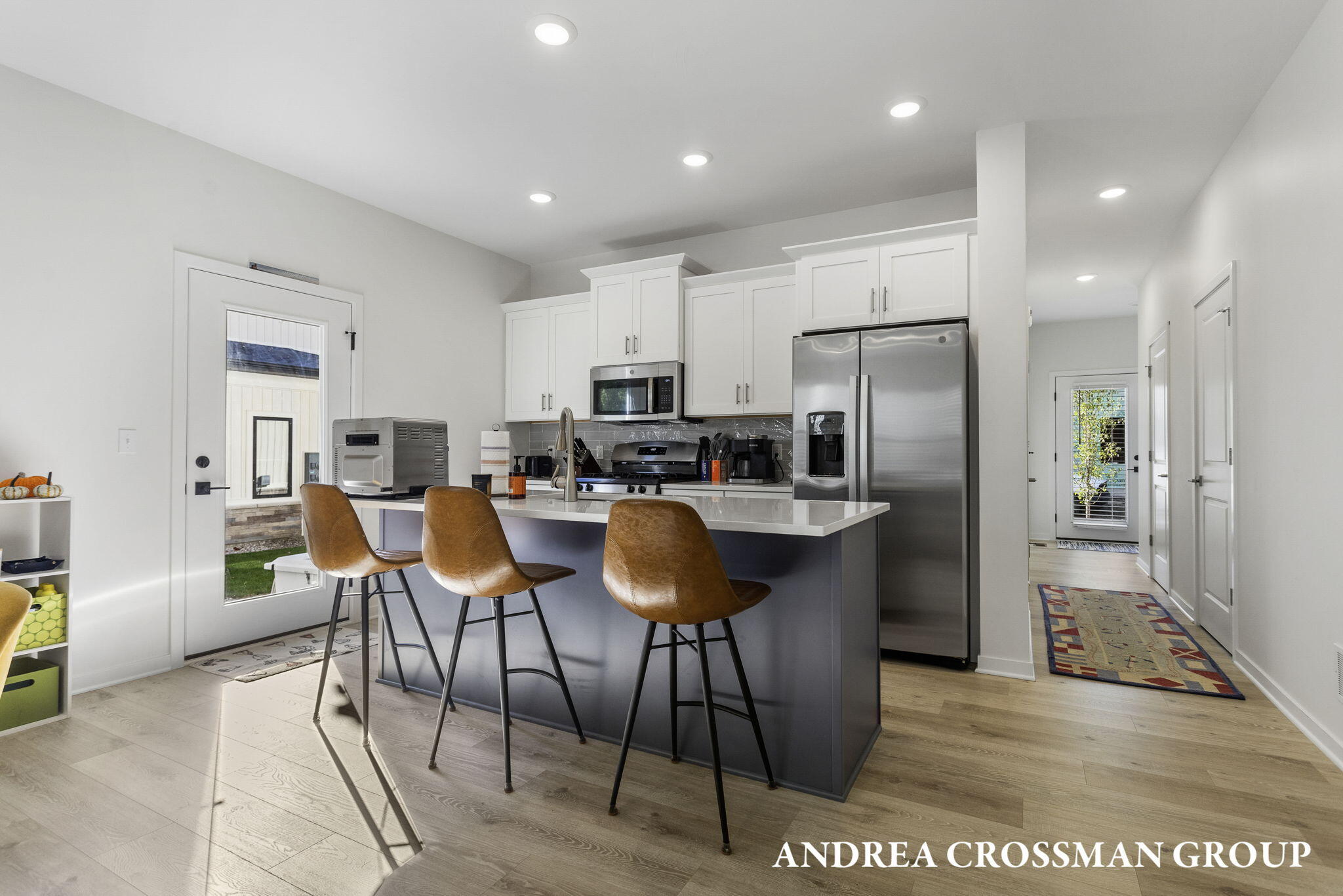 1991 N Shorewood Lane, 4