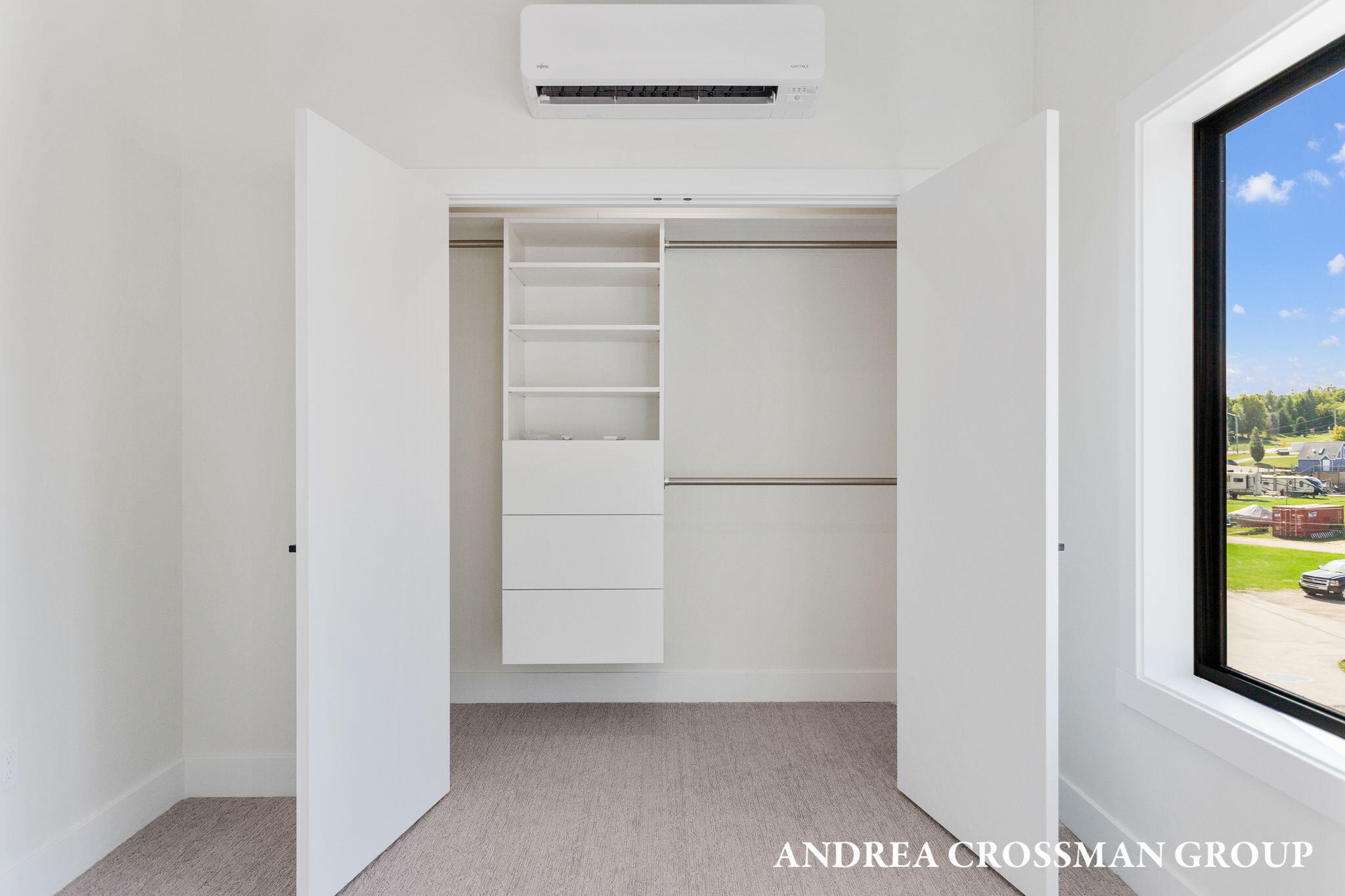 1 N Bailey Avenue, 1