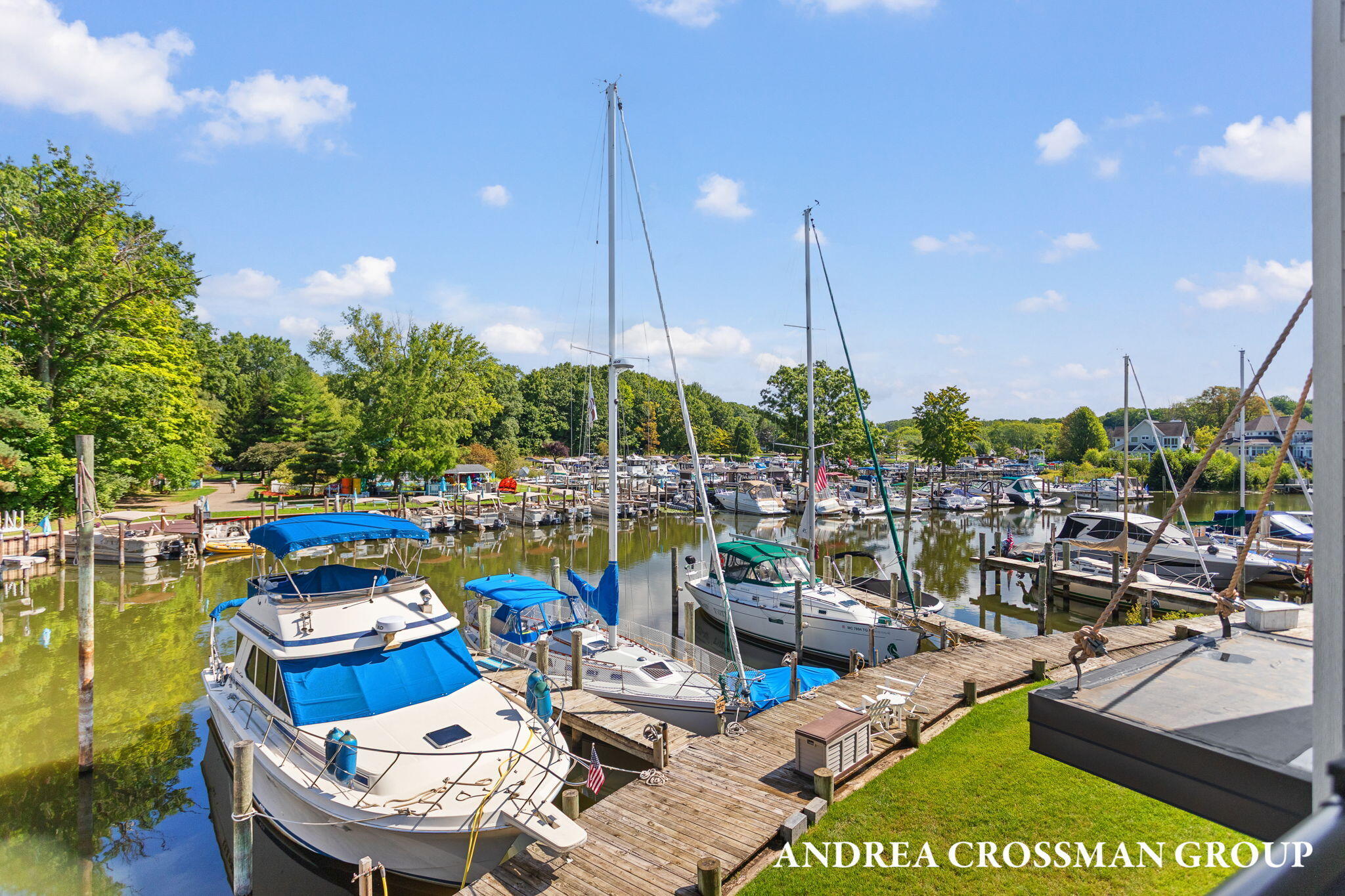 1 N Bailey Avenue, 1