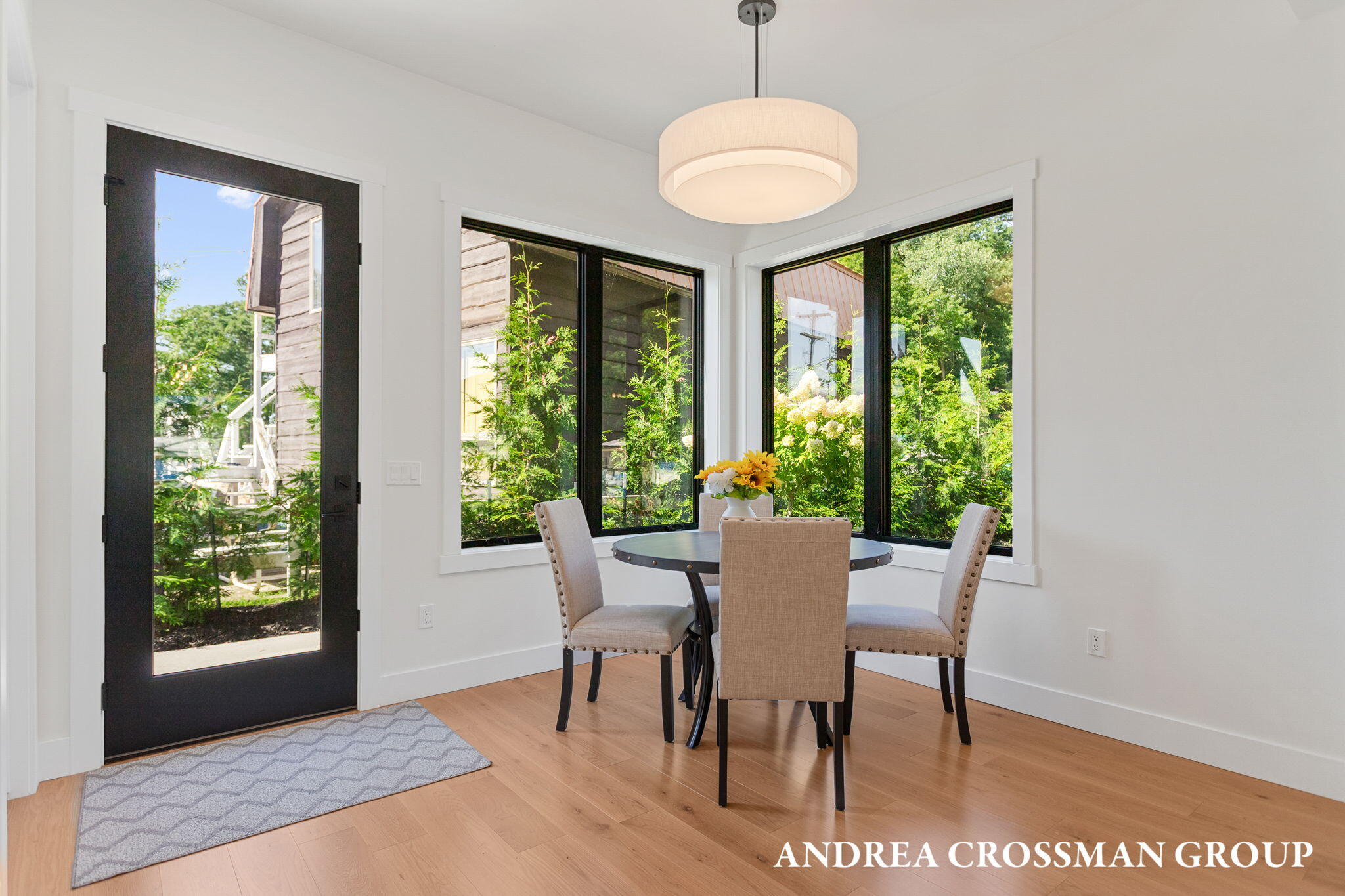 1 N Bailey Avenue, 1