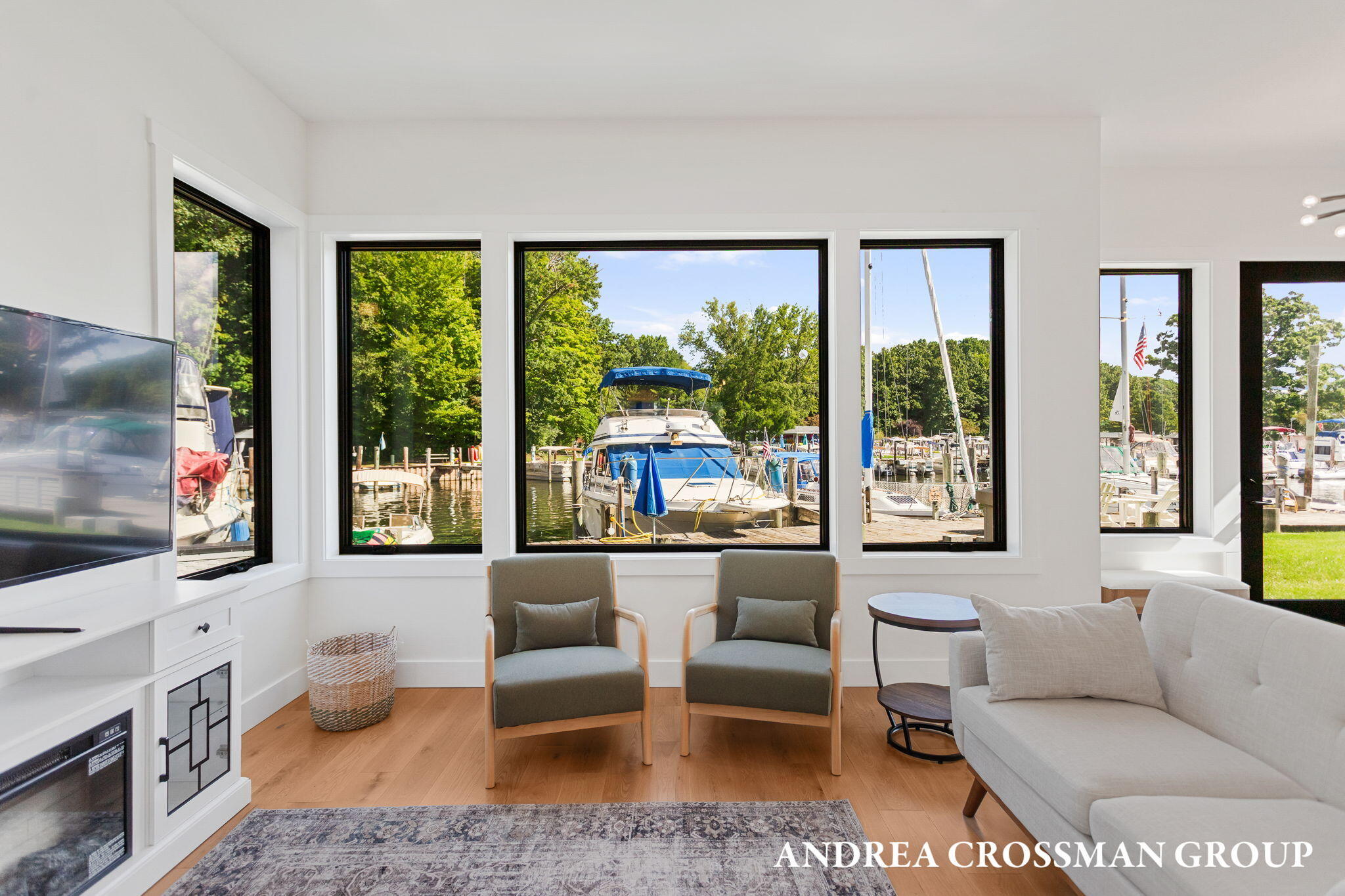 1 N Bailey Avenue, 1