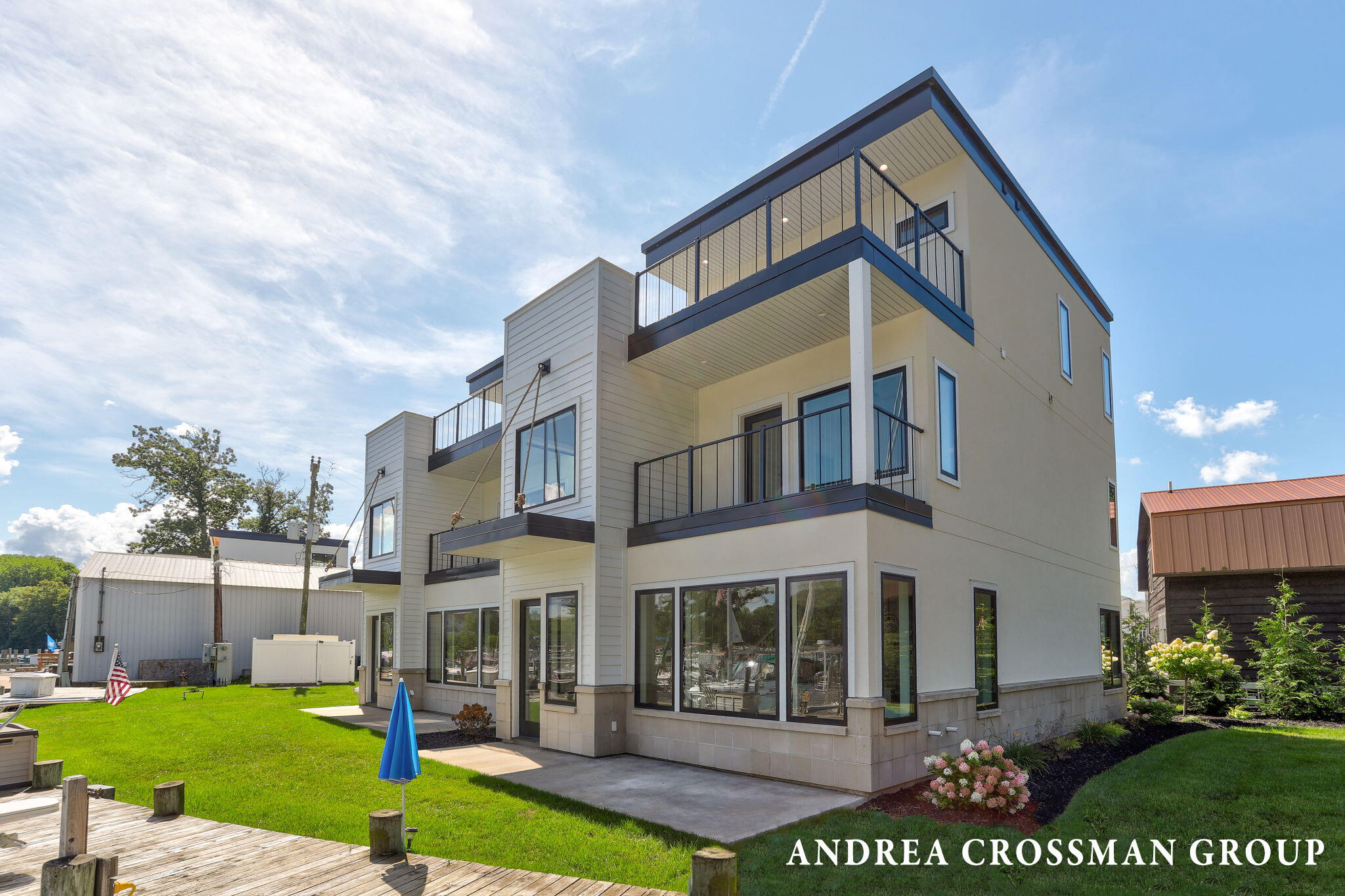 1 N Bailey Avenue, 1