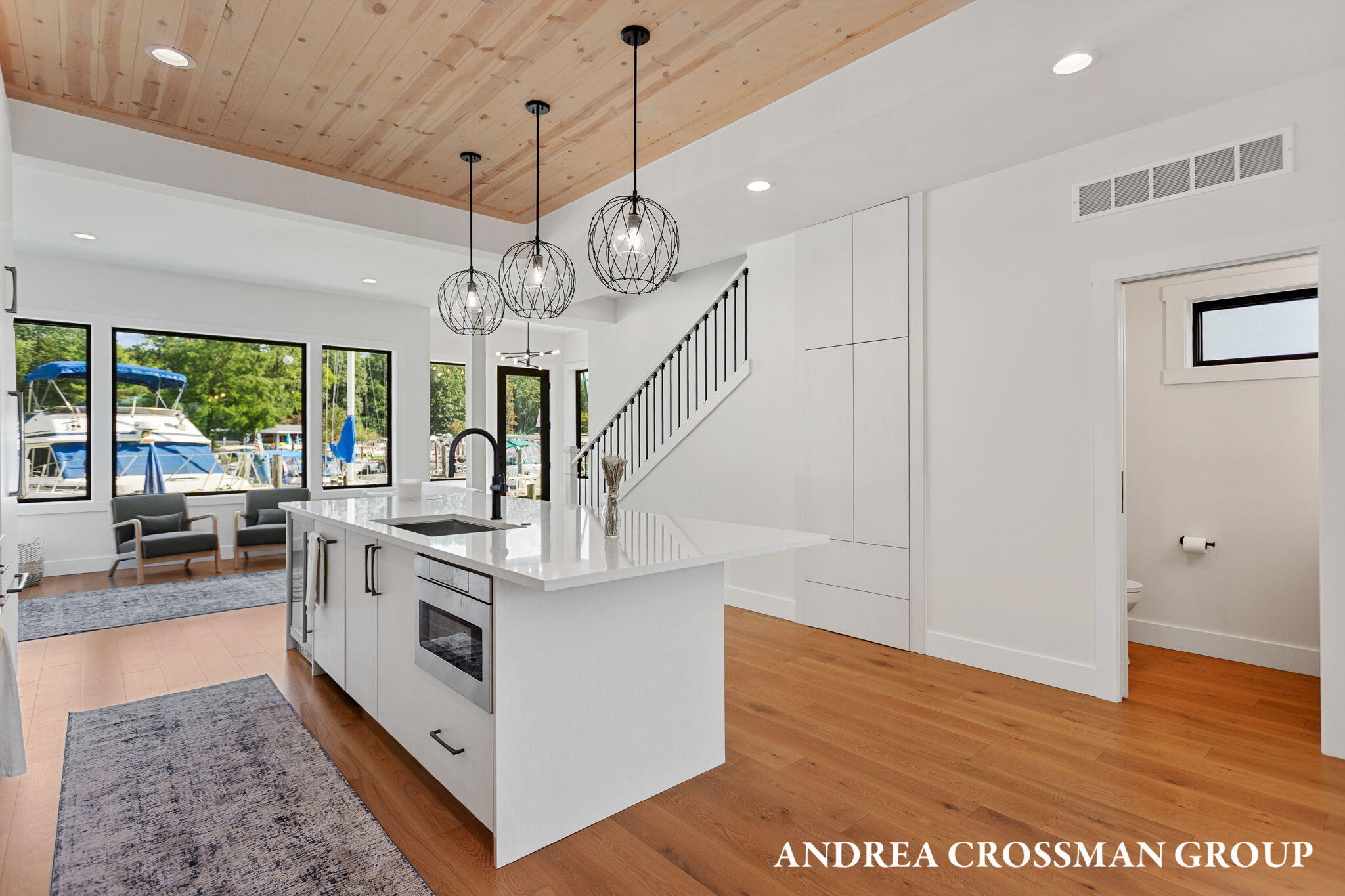 1 N Bailey Avenue, 1