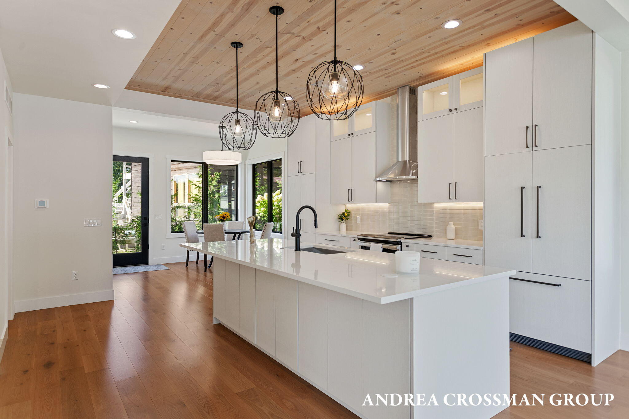 1 N Bailey Avenue, 1