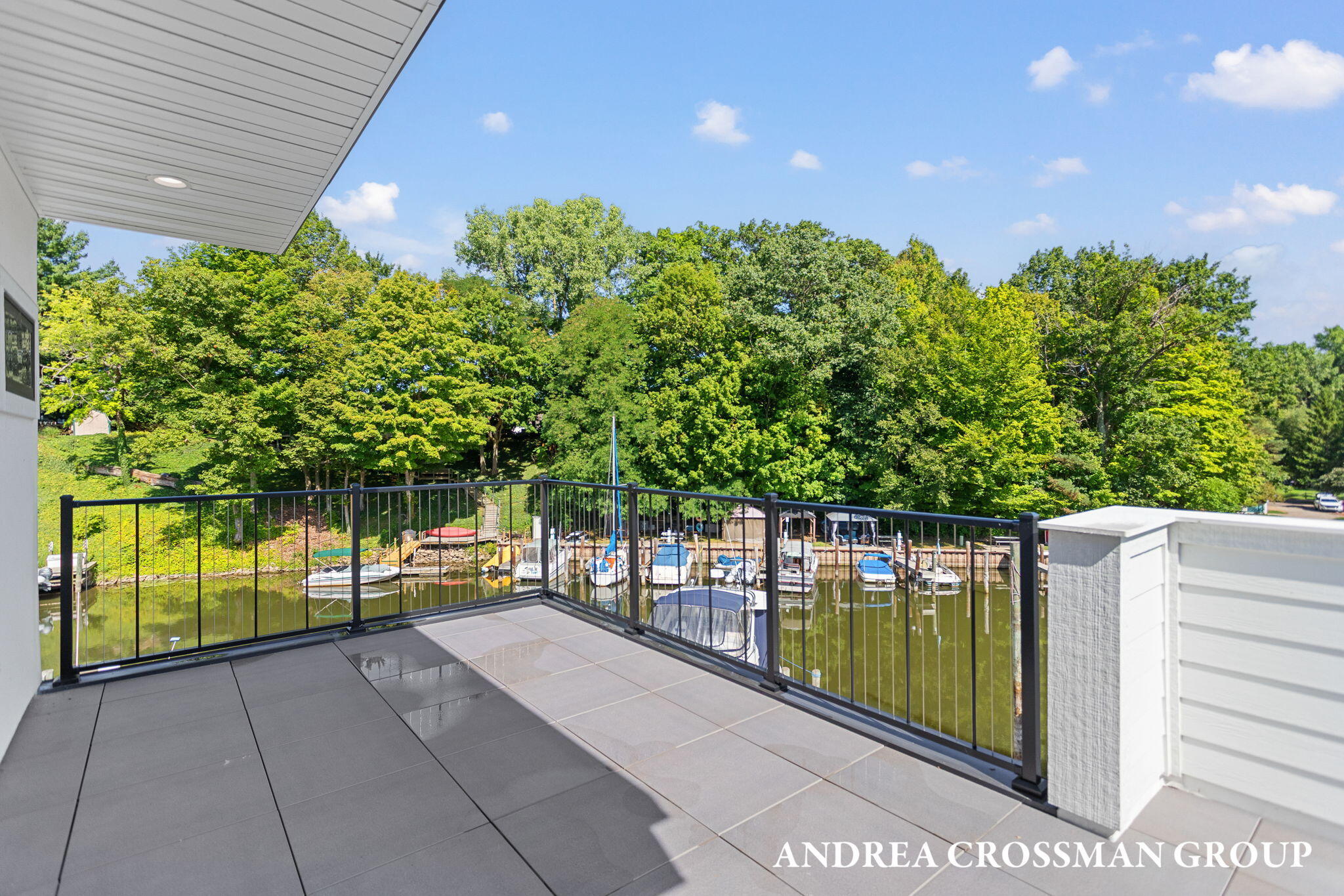 1 N Bailey Avenue, 1