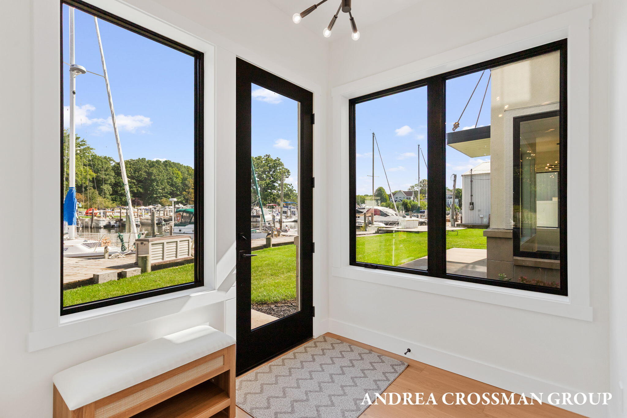 1 N Bailey Avenue, 1