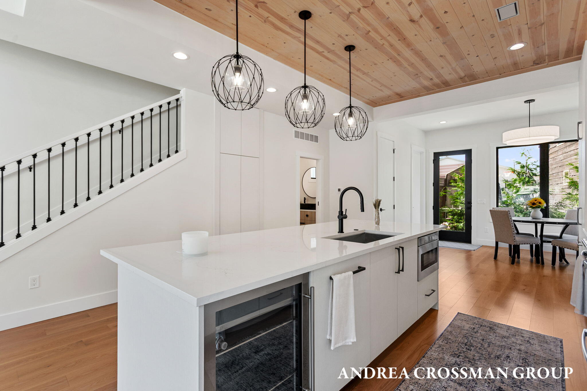 1 N Bailey Avenue, 1