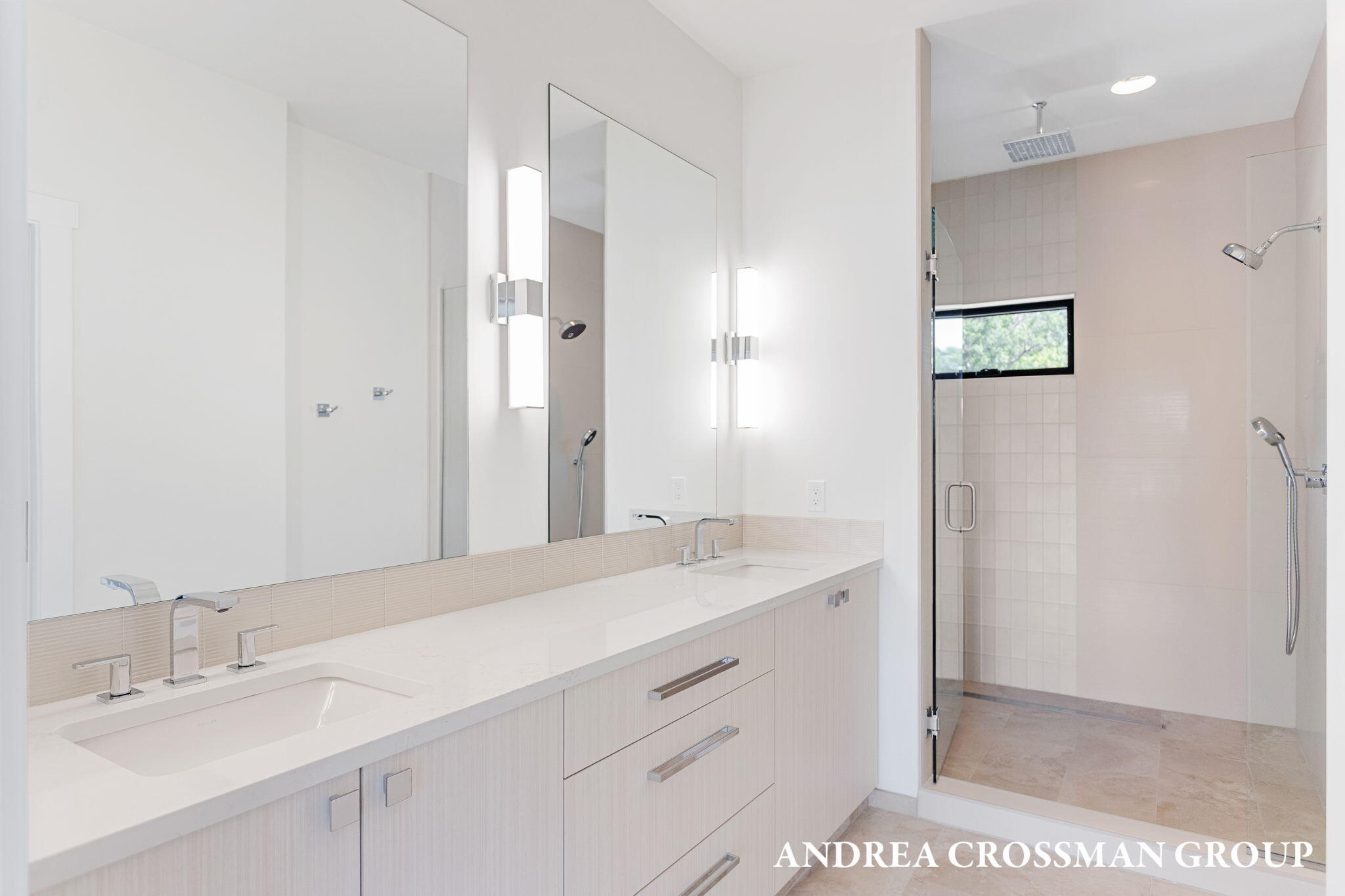 1 N Bailey Avenue, 1