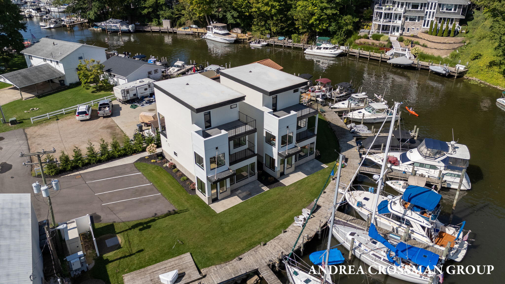 1 N Bailey Avenue, 1