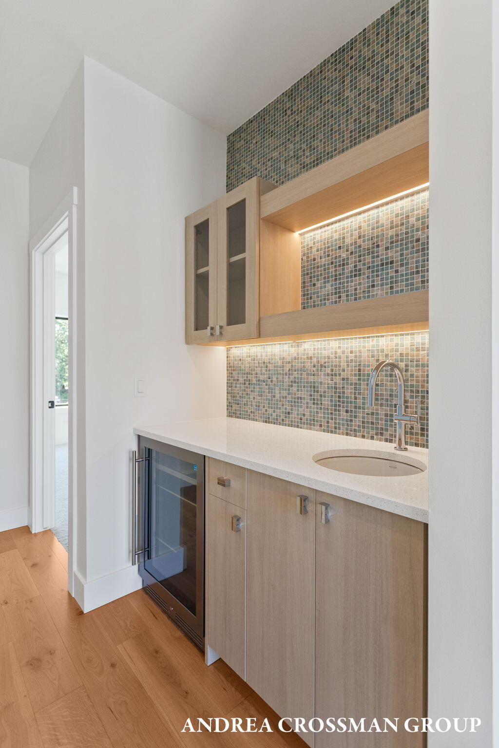 1 N Bailey Avenue, 1