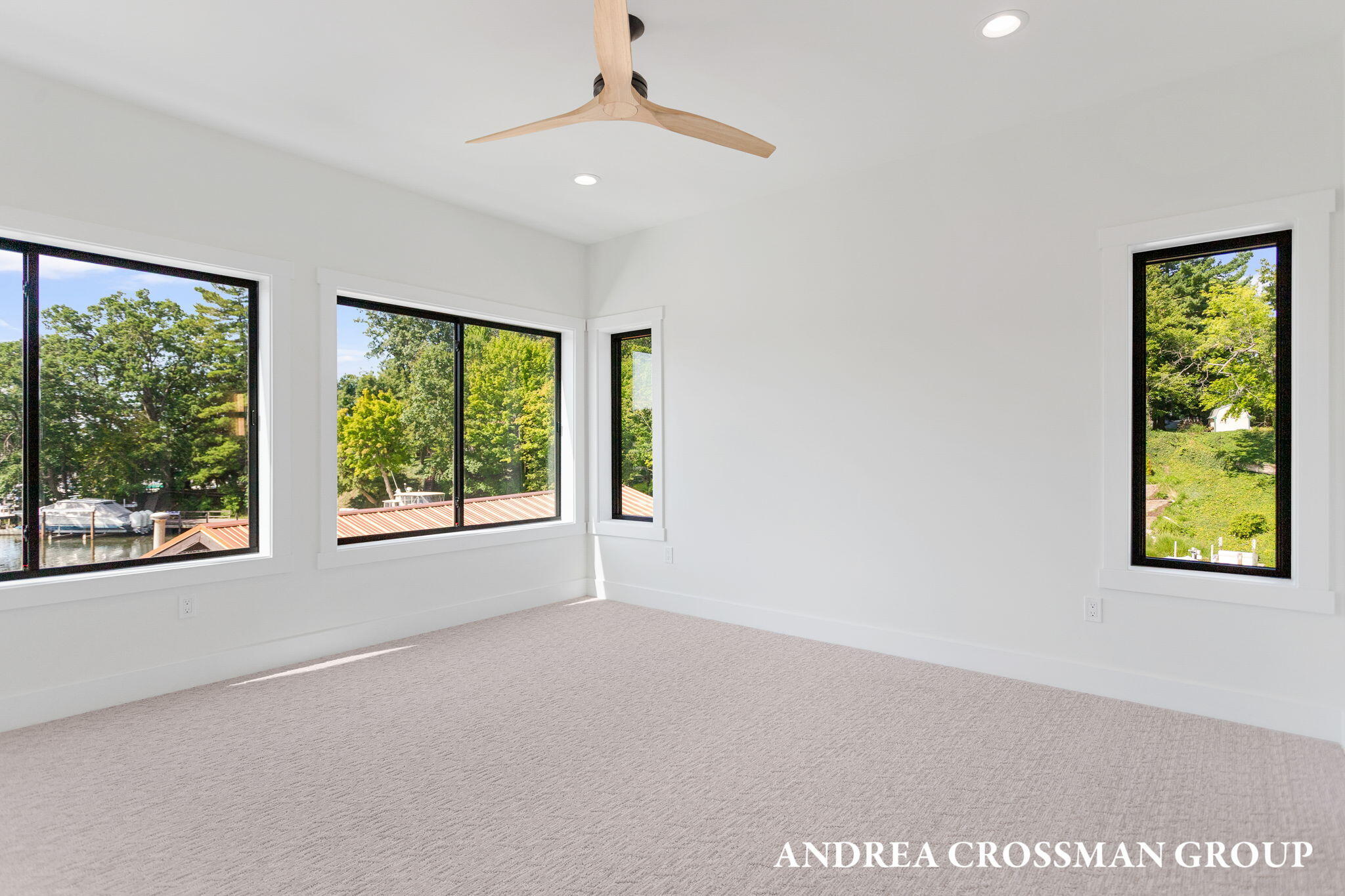 1 N Bailey Avenue, 1