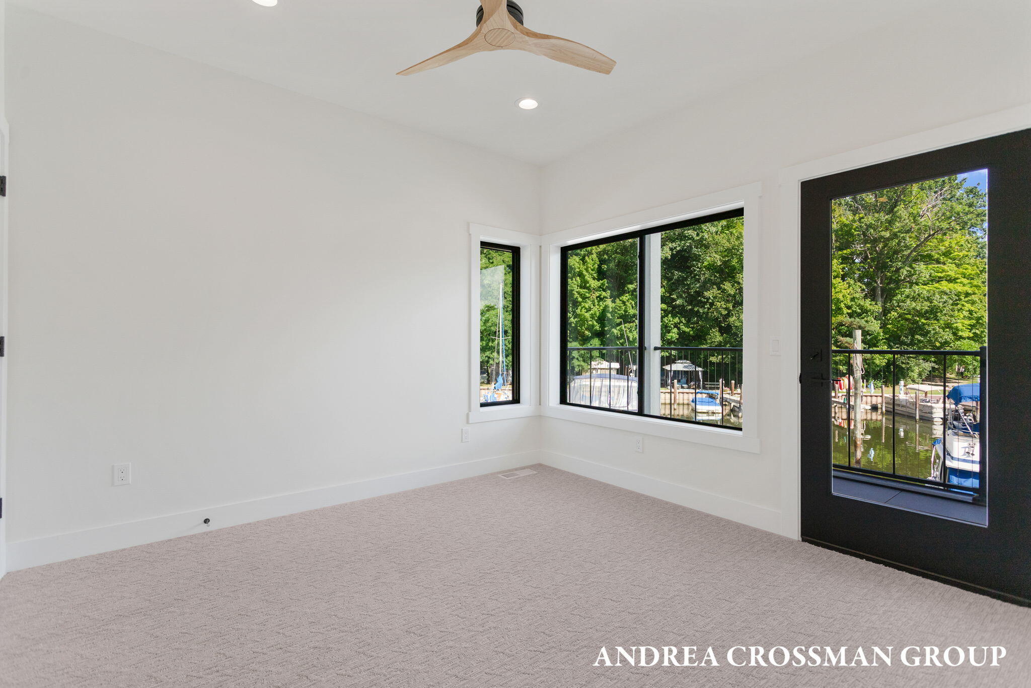 1 N Bailey Avenue, 1