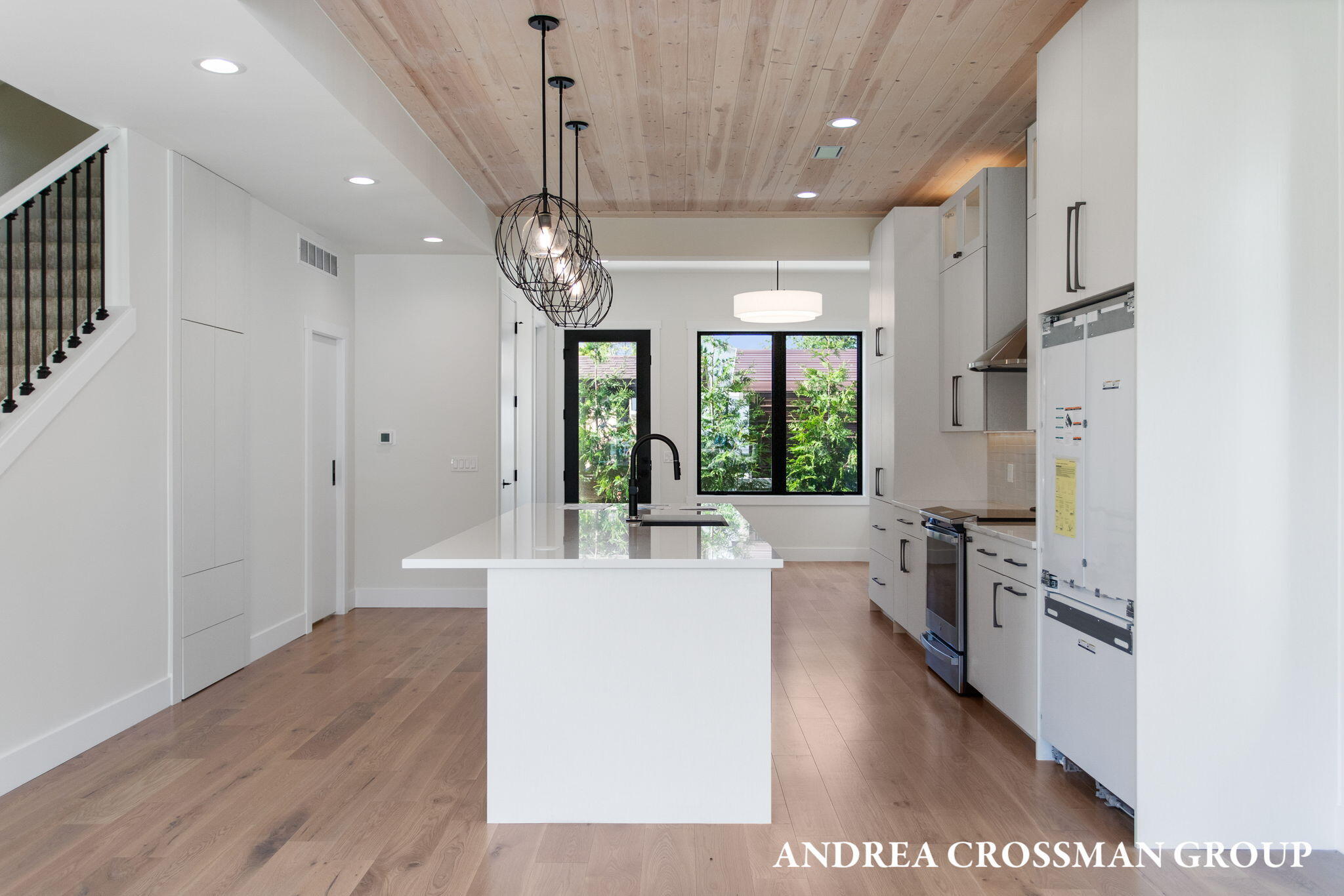 1 N Bailey Avenue, 2