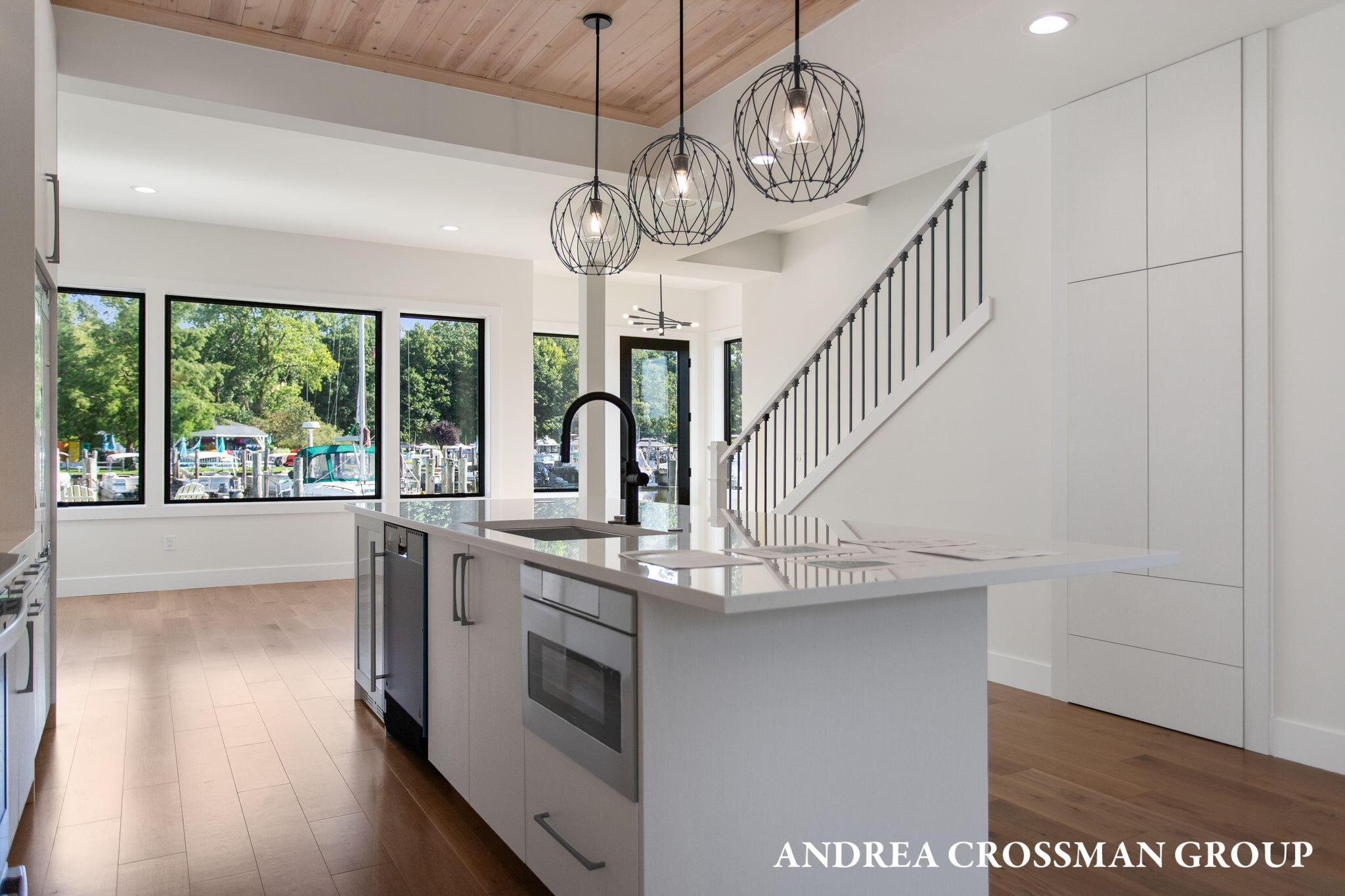 1 N Bailey Avenue, 2