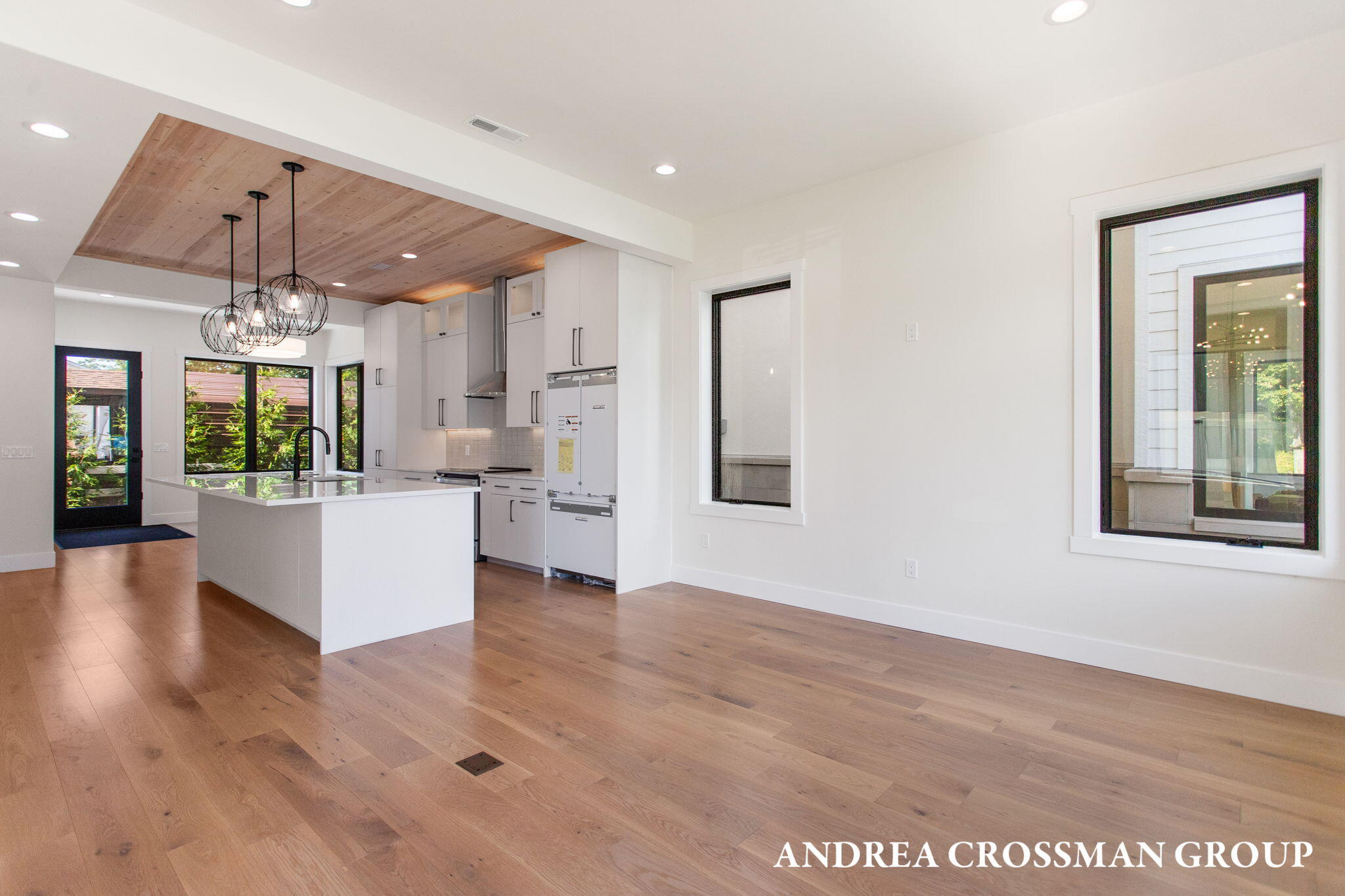 1 N Bailey Avenue, 2