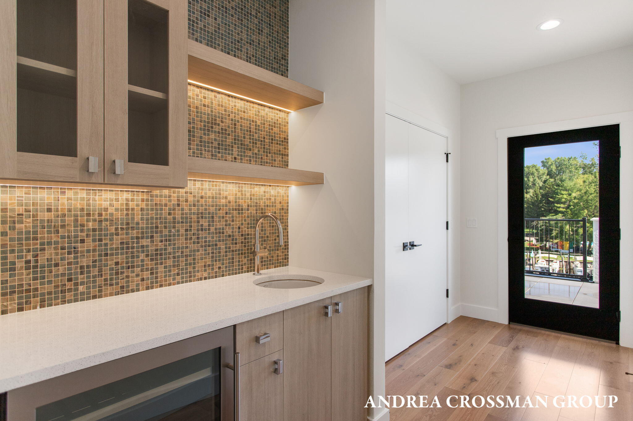 1 N Bailey Avenue, 2