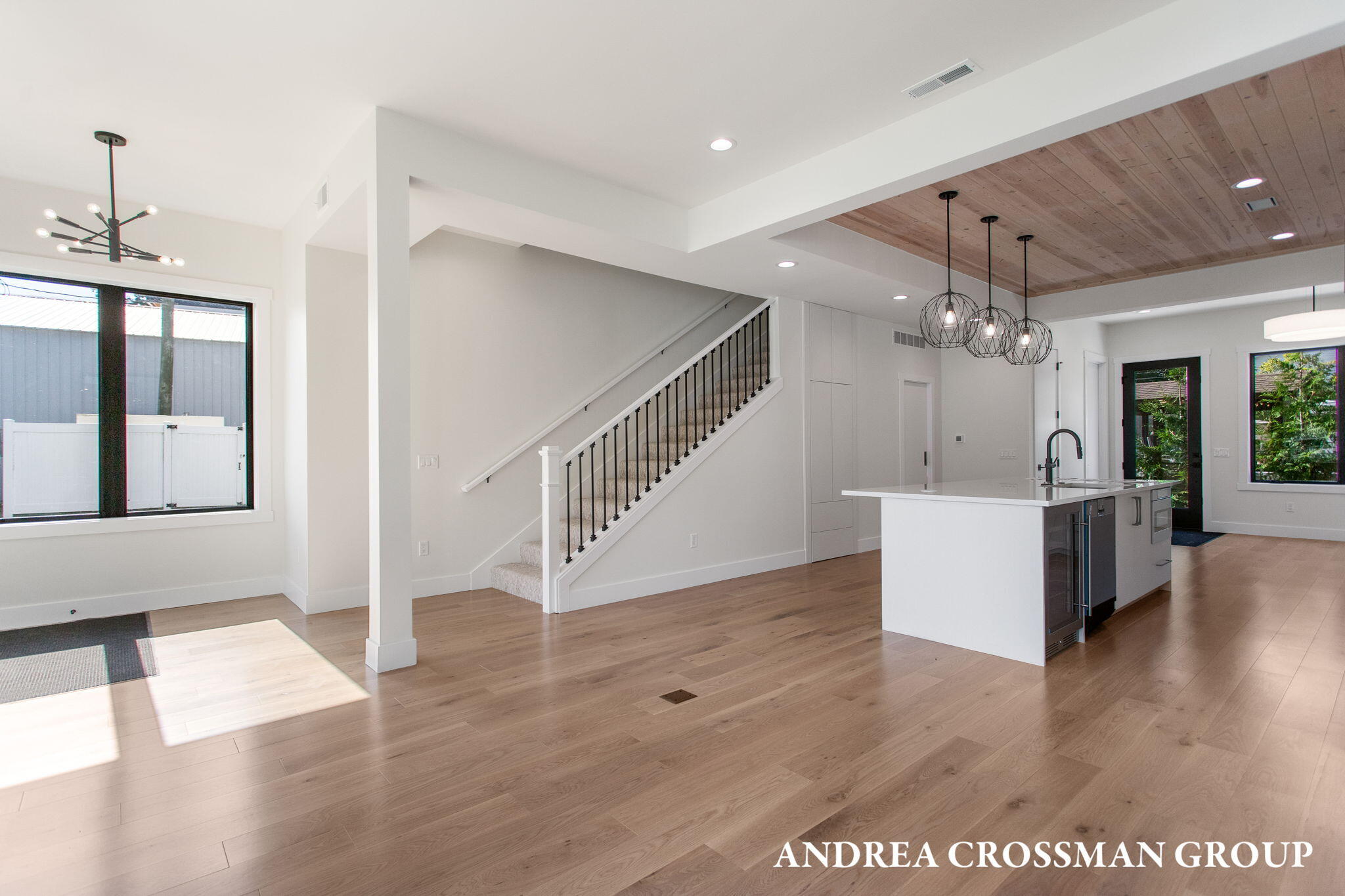 1 N Bailey Avenue, 2