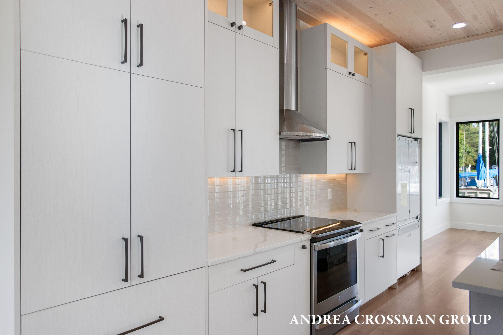 1 N Bailey Avenue, 2