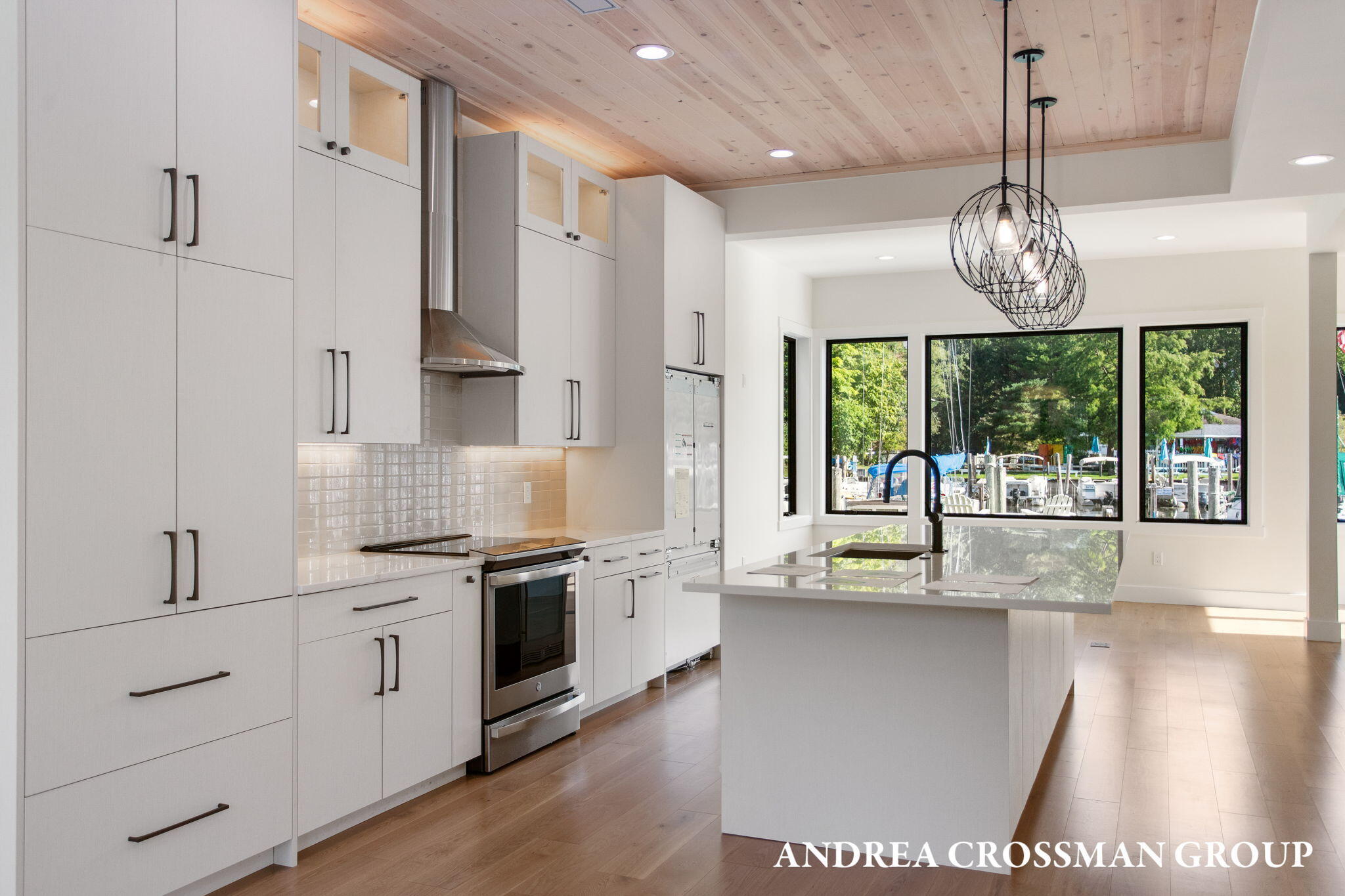 1 N Bailey Avenue, 2