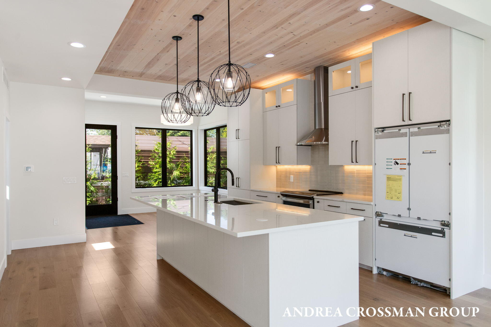 1 N Bailey Avenue, 2