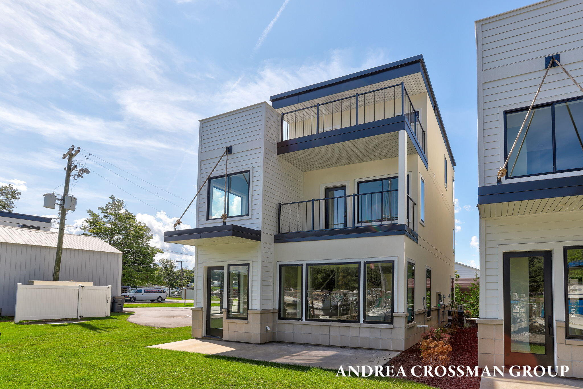 1 N Bailey Avenue, 2