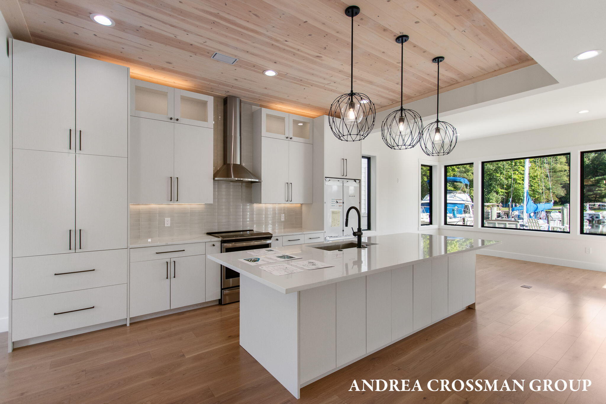 1 N Bailey Avenue, 2