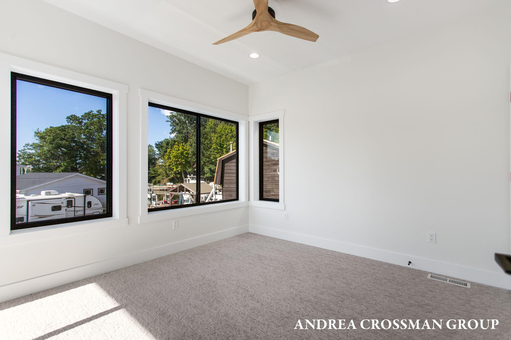 1 N Bailey Avenue, 2