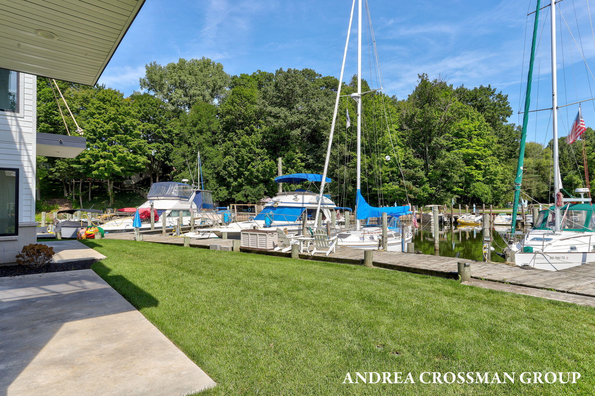 1 N Bailey Avenue, 2