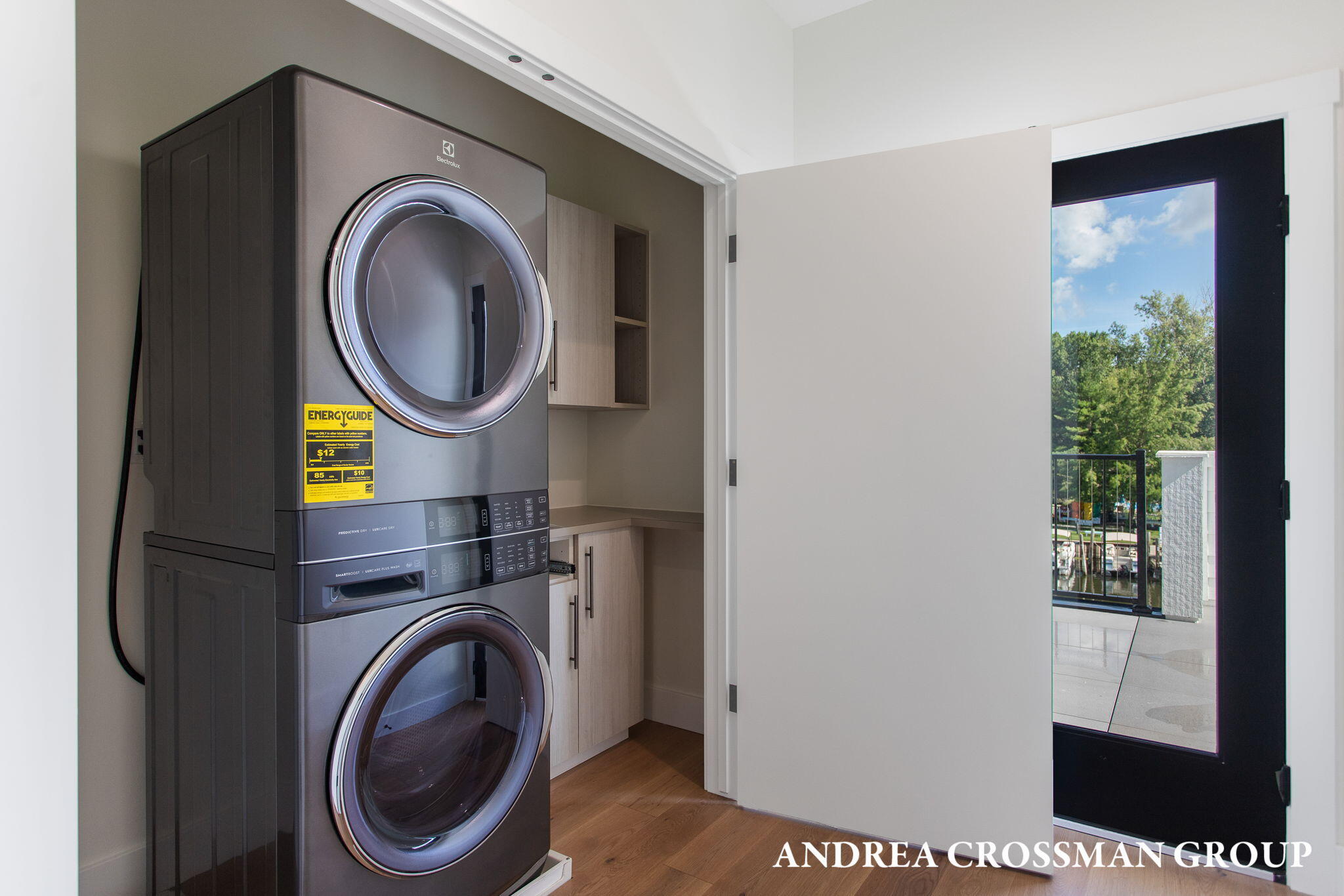 1 N Bailey Avenue, 2