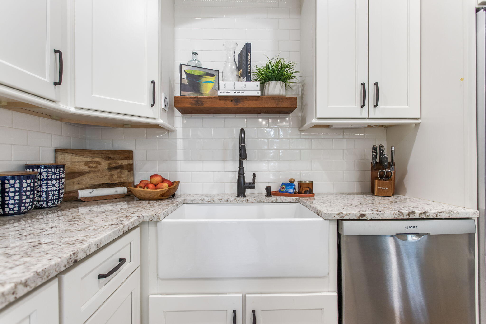 8863 Lakeshore Drive