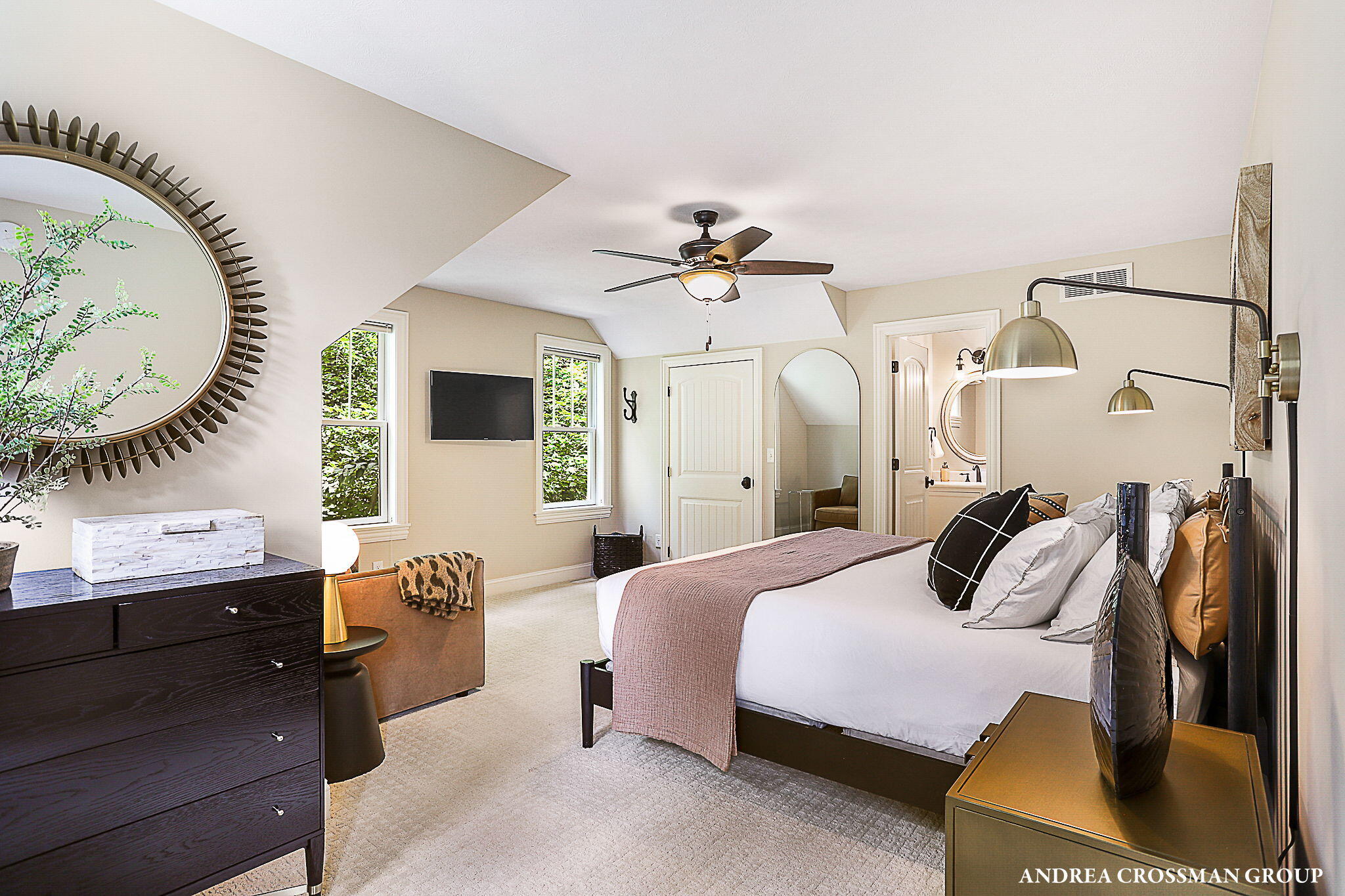 8863 Lakeshore Drive