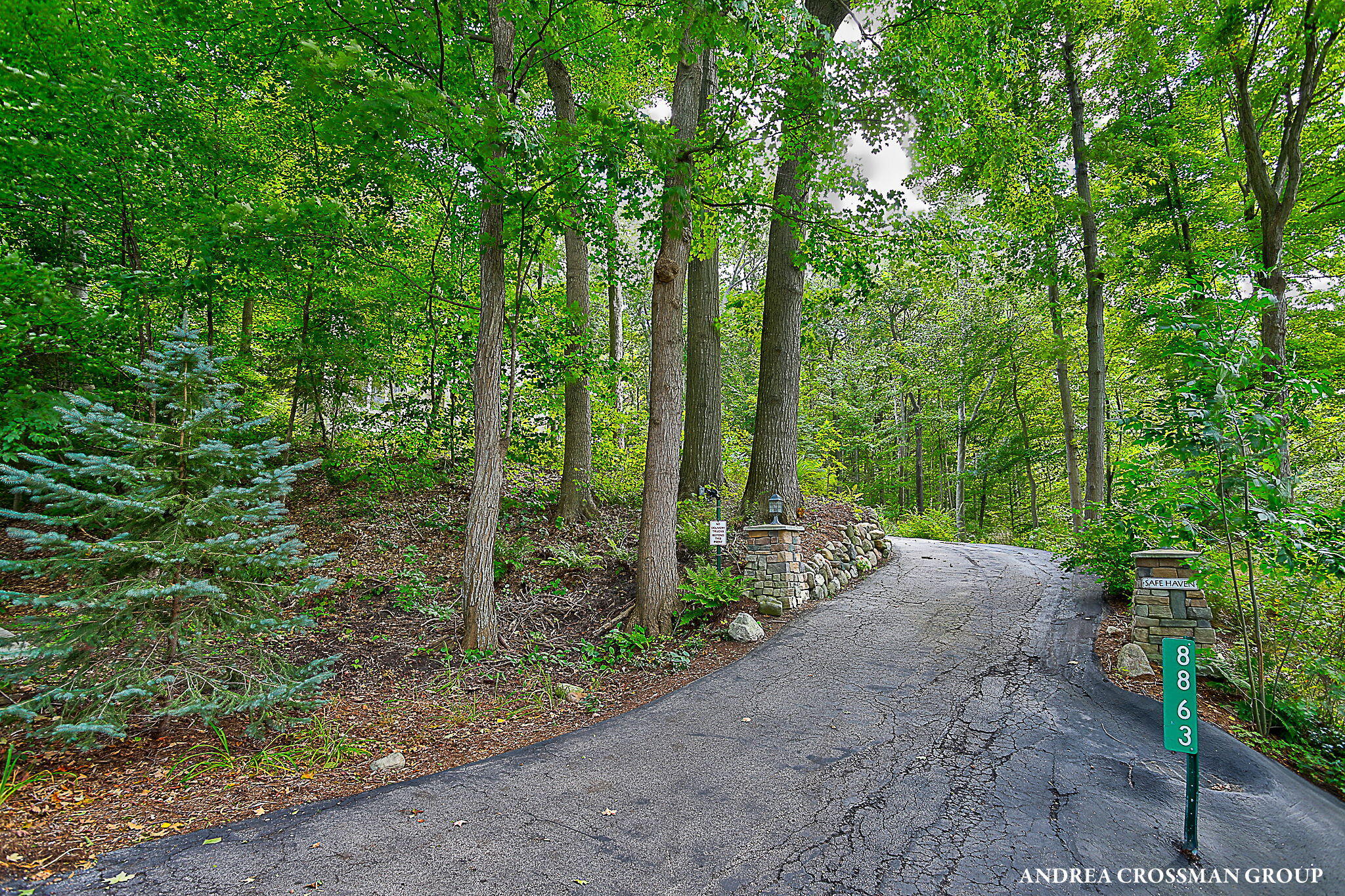 8863 Lakeshore Drive