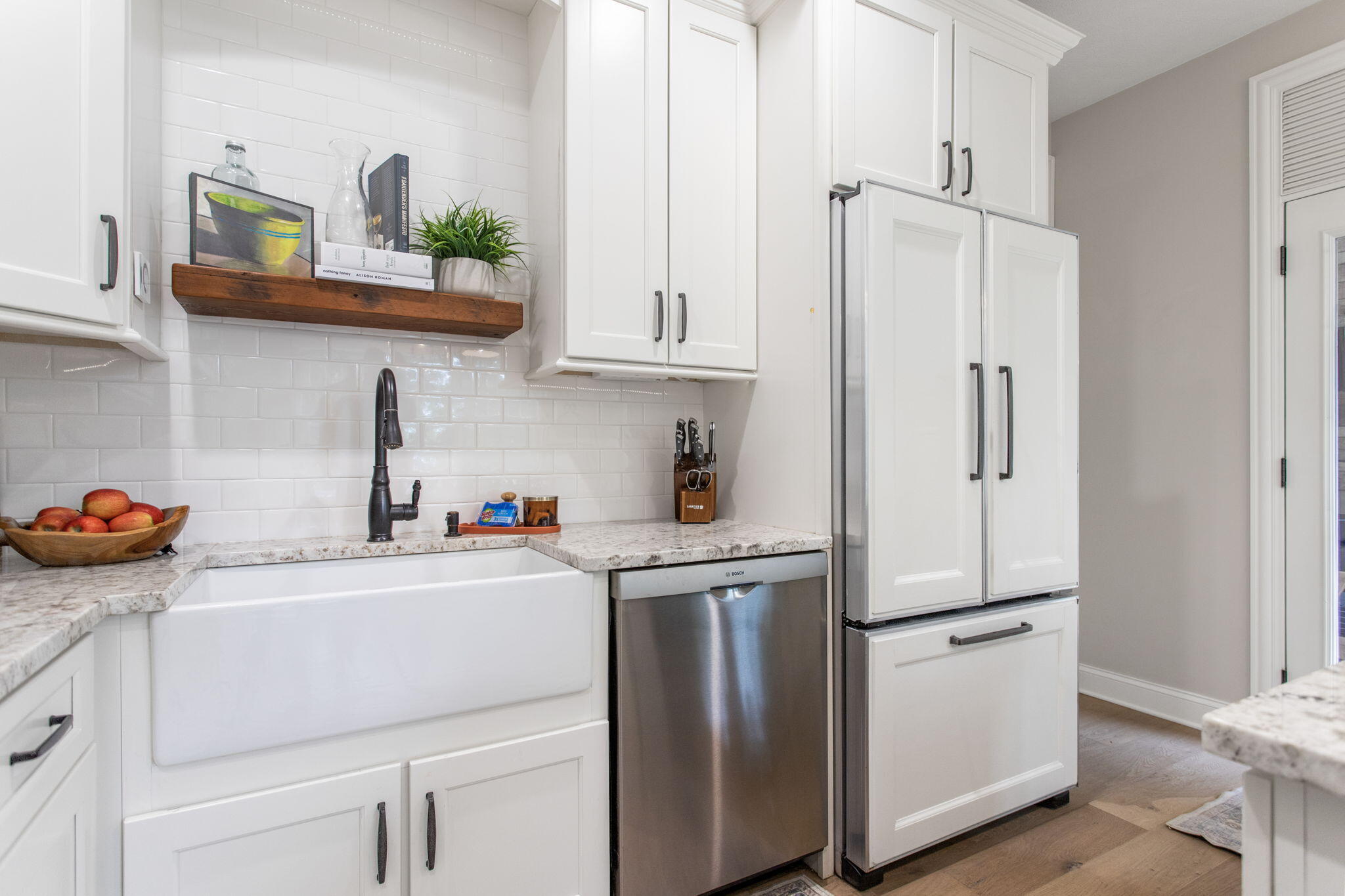 8863 Lakeshore Drive