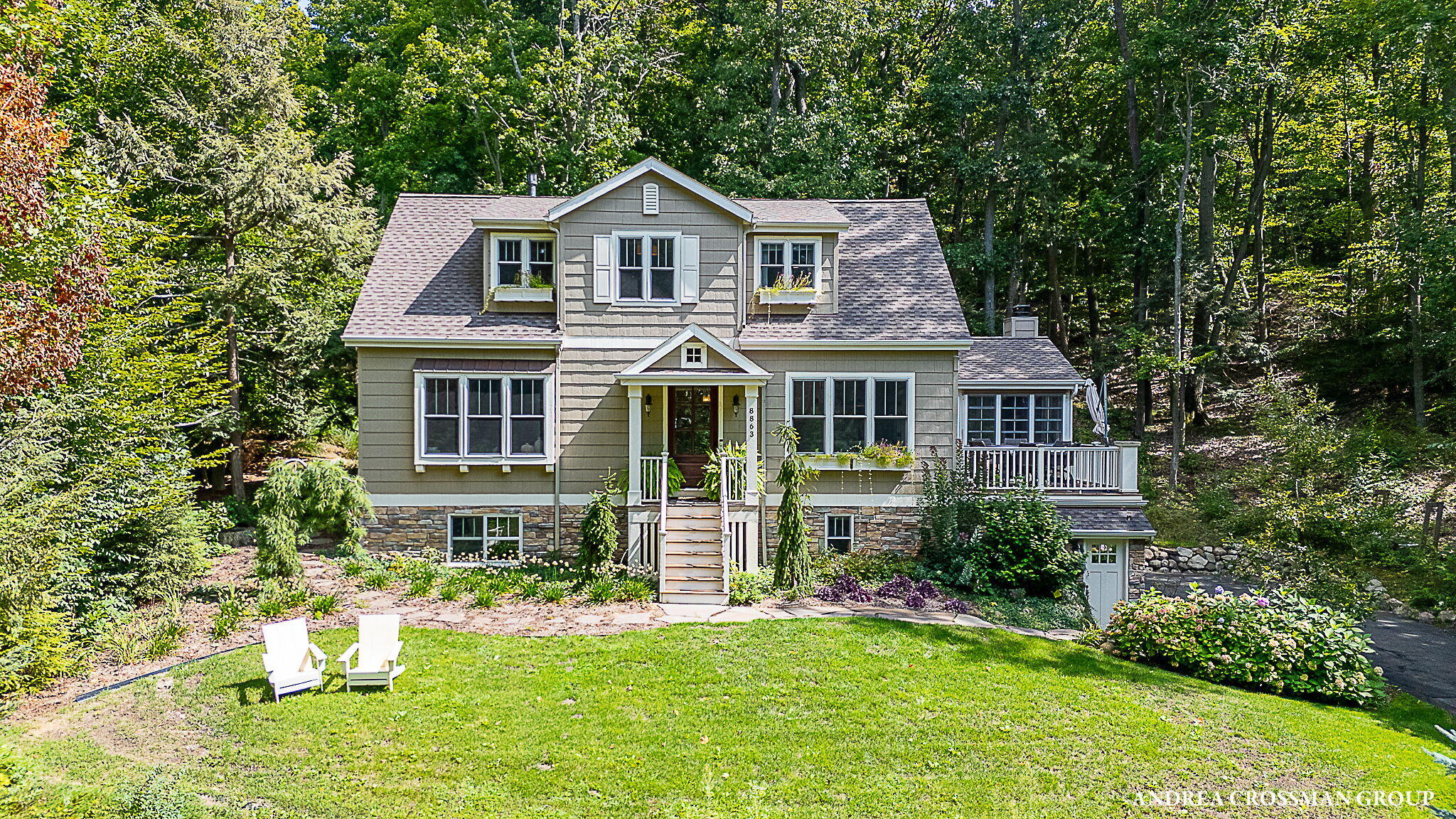 8863 Lakeshore Drive