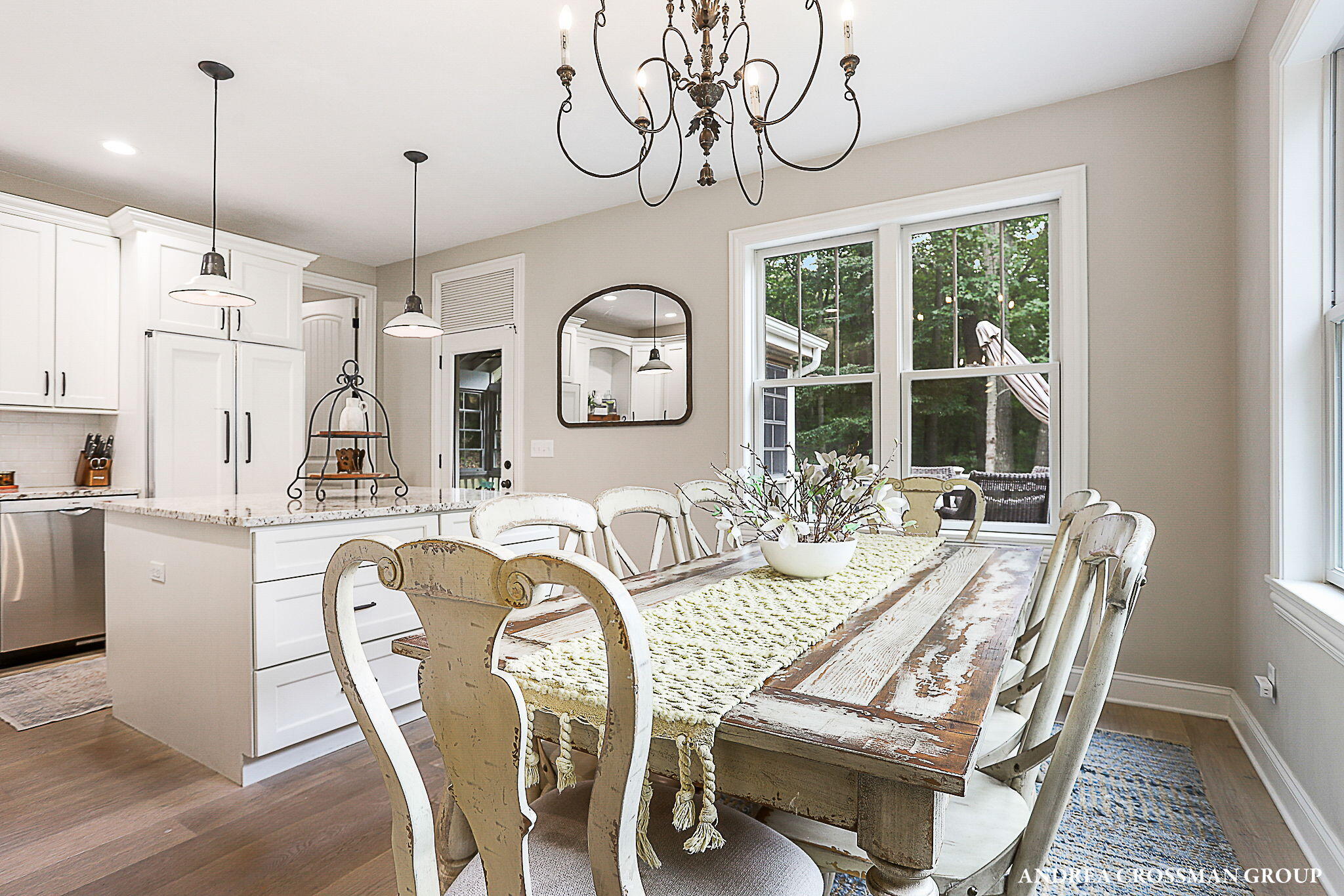 8863 Lakeshore Drive