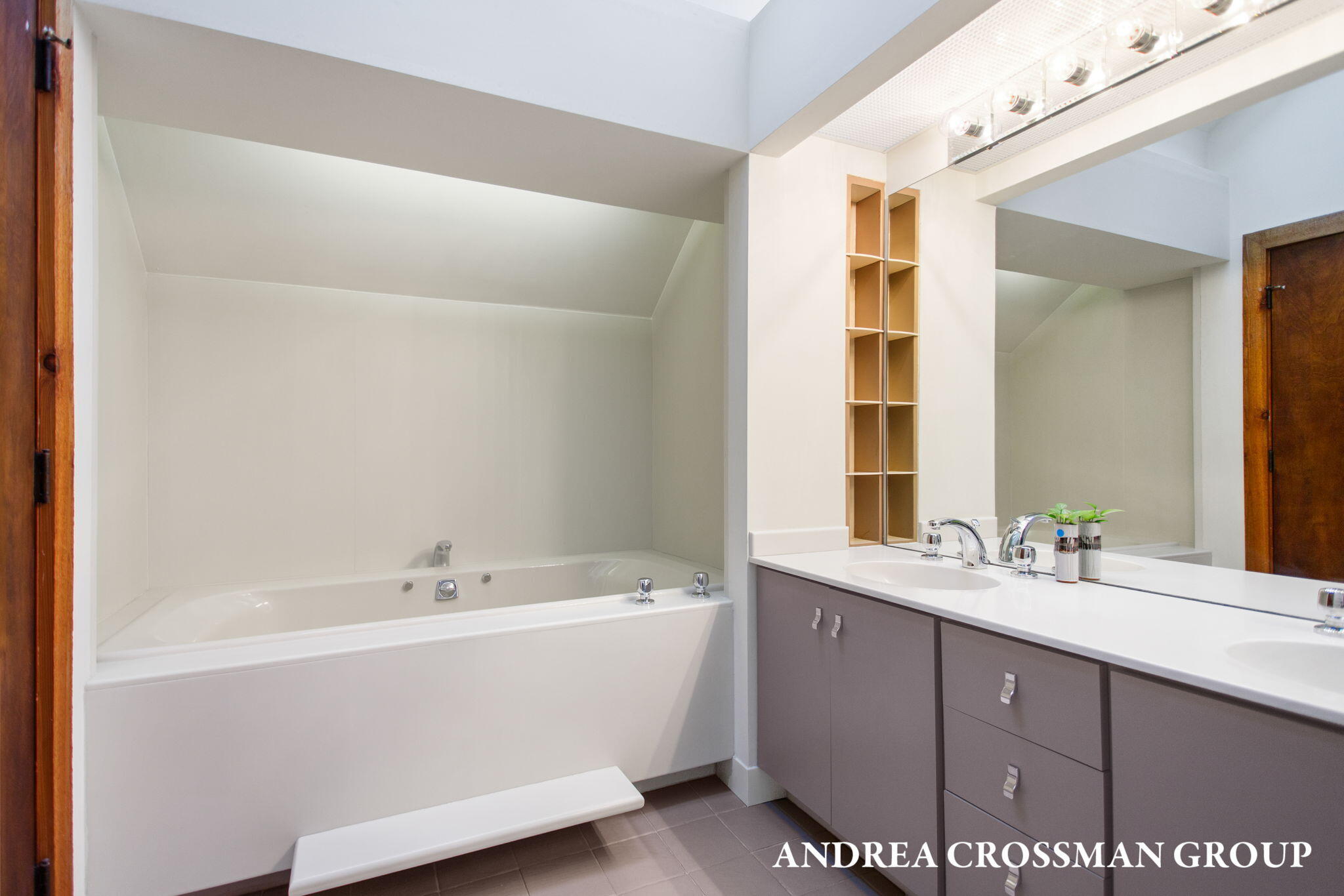 18344 N Shore Estates Road