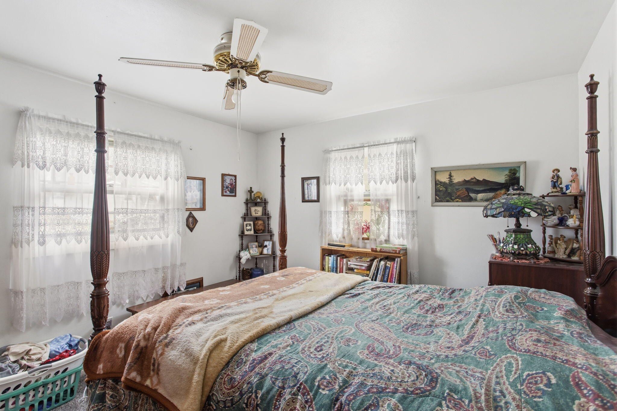 910 N Washington Avenue