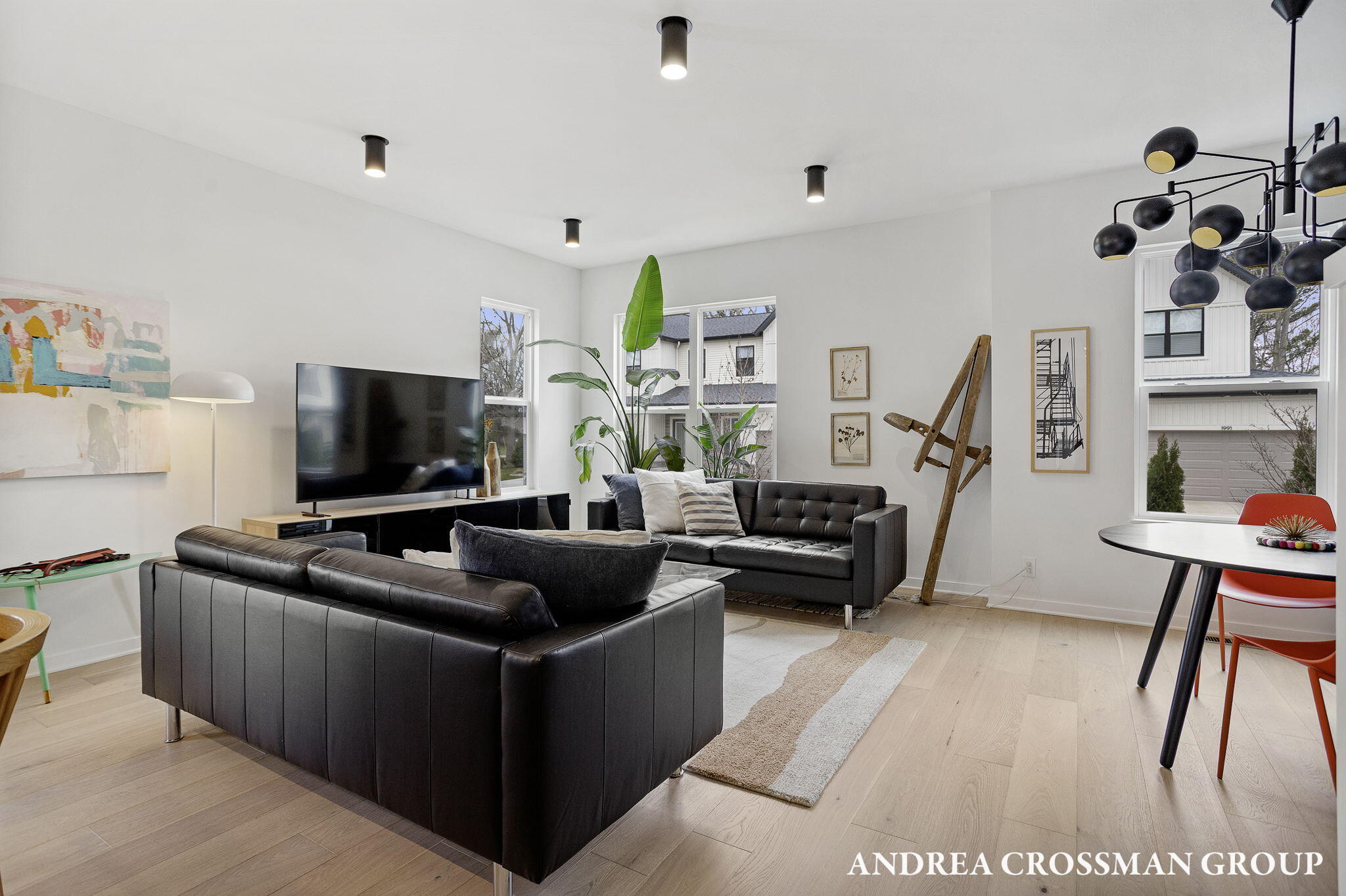 1989 S Shorewood Lane