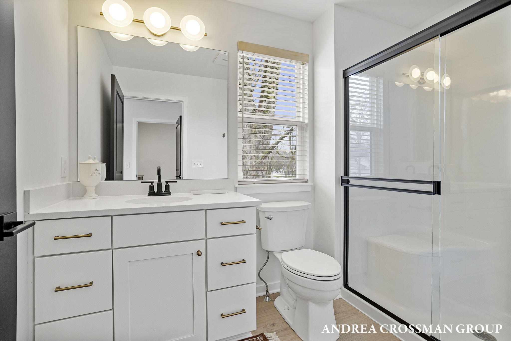 1989 S Shorewood Lane