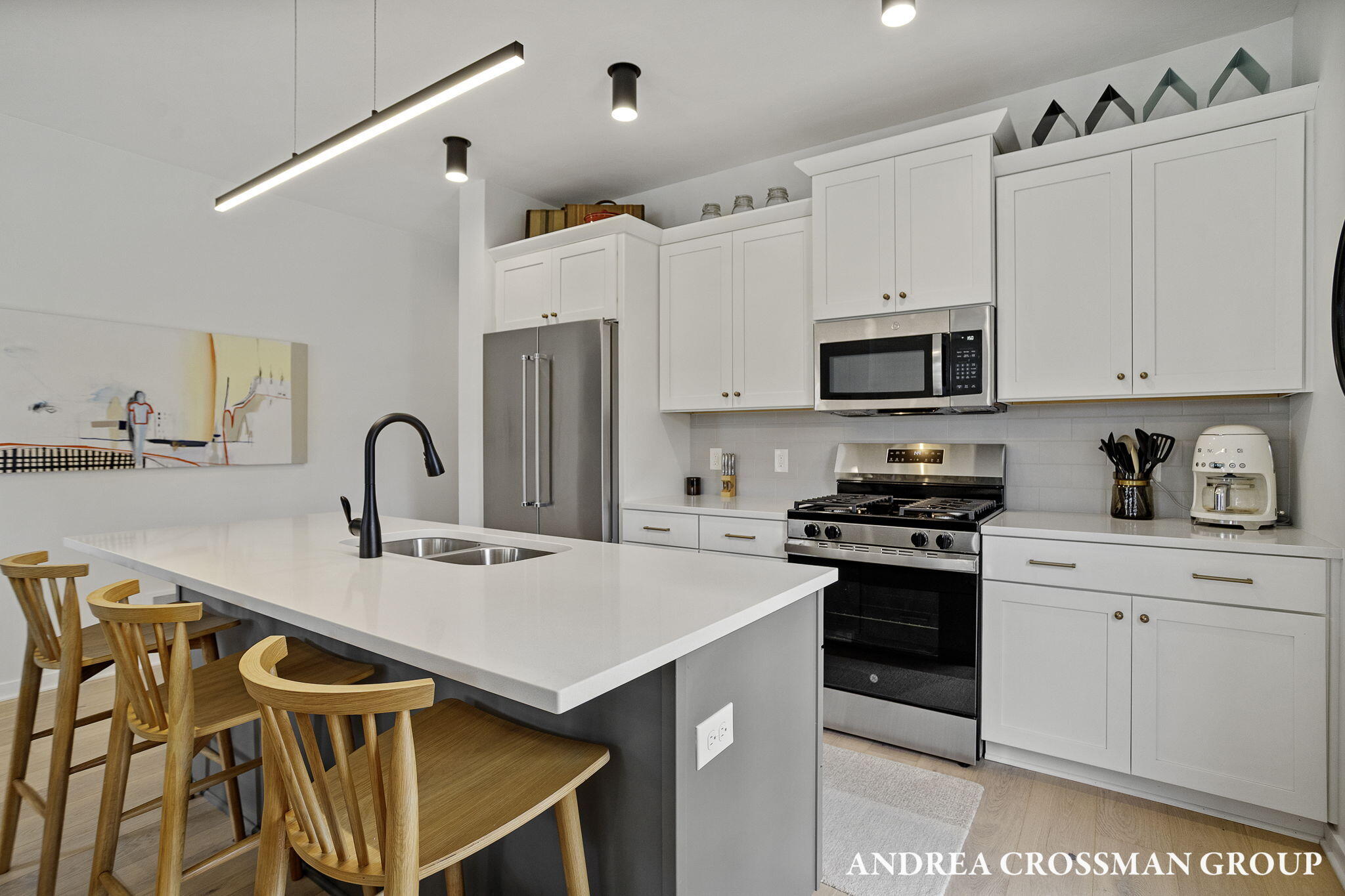 1989 S Shorewood Lane