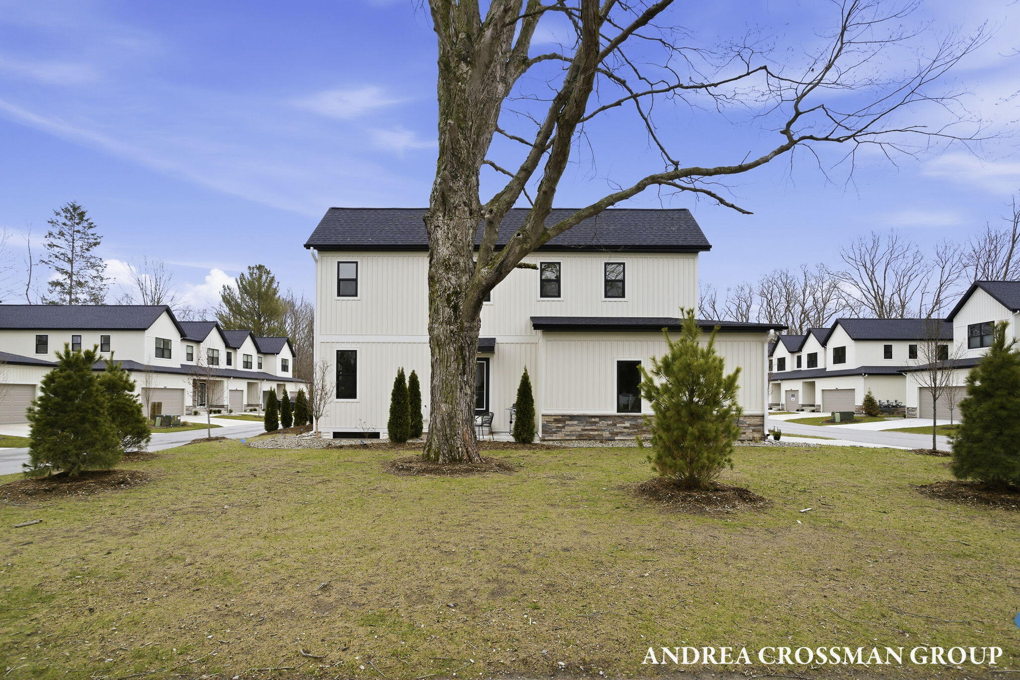 1989 S Shorewood Lane