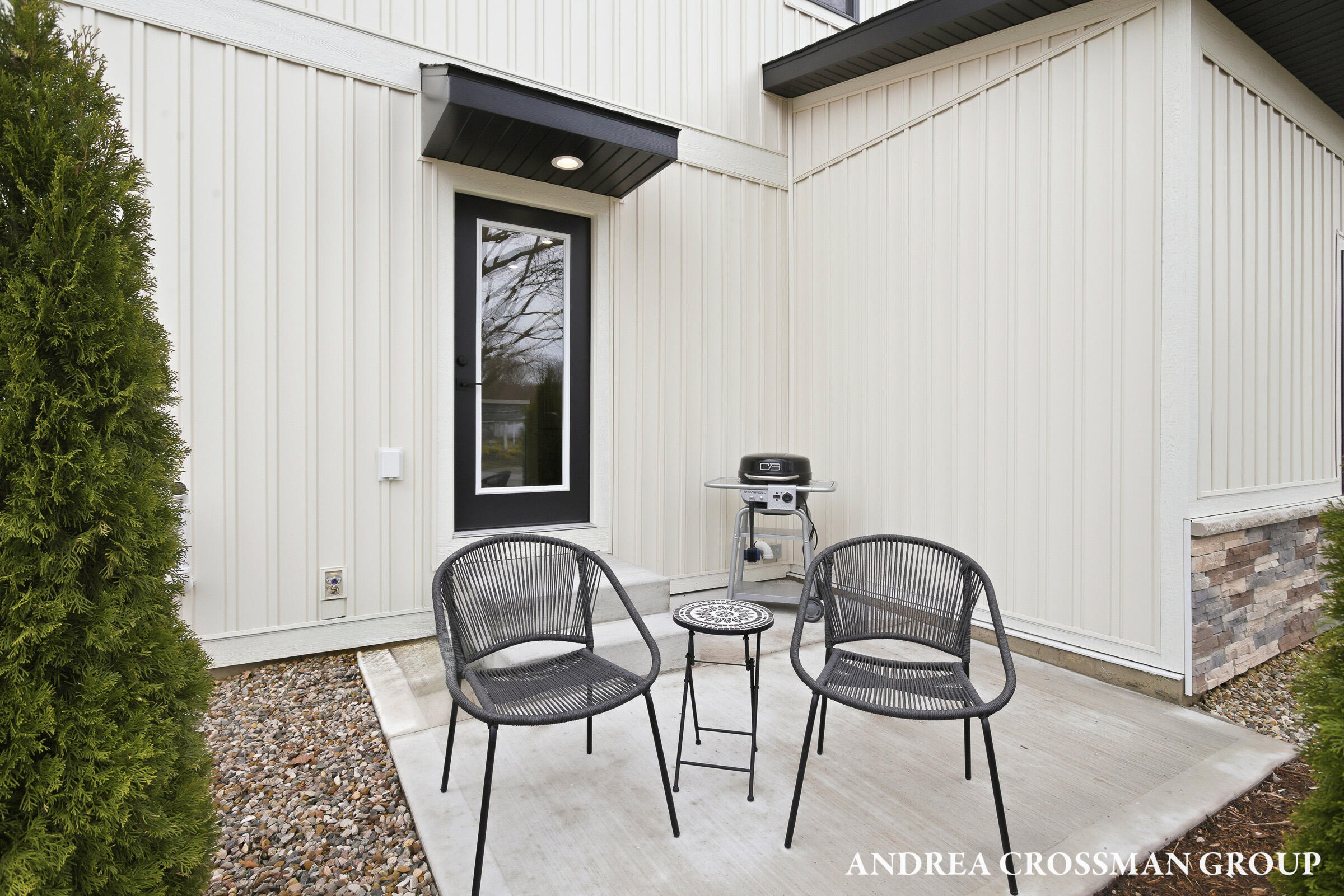 1989 S Shorewood Lane